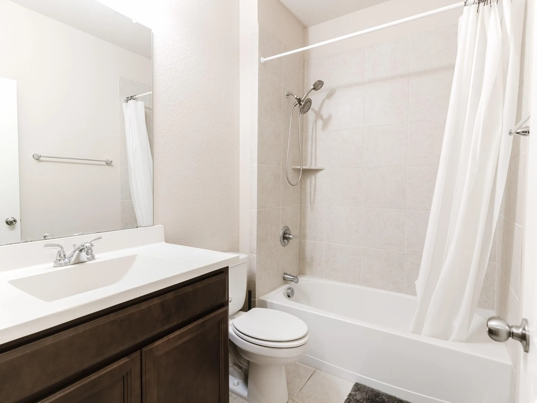 Single Family Residence For Rent in Tarrant County , 1904 Highlander Court, Fort Worth, Texas 76120, 3 Bedroom, 2 Bathroom, 2 Garage spaces, 1,960 Sqft, built in 2018, mls#21387895, Real Estate Agent in Fort Worth, Homes For Rent in Tarrant county, Homes For Rent in Fort Worth, Realtor in Fort Worth Texas, Real Estate Brokerage Independent Realty Texas, Luminita Cordes Realtor