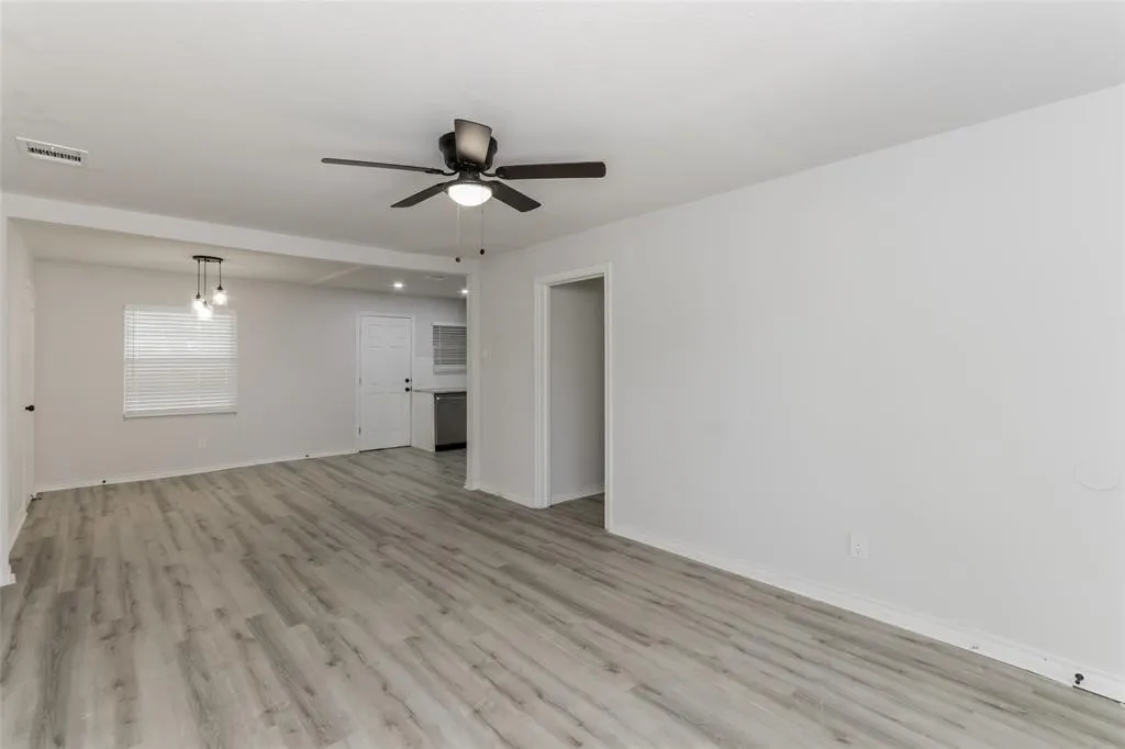 Single Family Residence For Rent in Dallas County , 309 Buhler Drive, Garland, Texas 75040, 4 Bedroom, 1 Bathroom, Garage spaces, 1,655 Sqft, built in 1949, mls#21387911, Real Estate Agent in Garland, Homes For Rent in Dallas county, Homes For Rent in Garland, Realtor in Garland Texas, Real Estate Brokerage Independent Realty Texas, Luminita Cordes Realtor