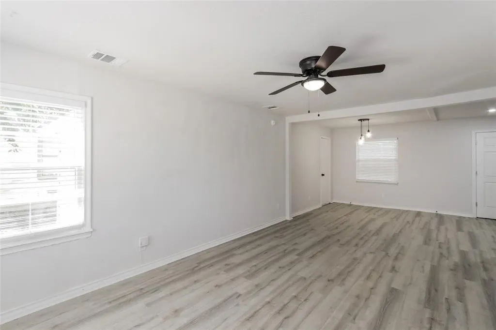 Single Family Residence For Rent in Dallas County , 309 Buhler Drive, Garland, Texas 75040, 4 Bedroom, 1 Bathroom, Garage spaces, 1,655 Sqft, built in 1949, mls#21387911, Real Estate Agent in Garland, Homes For Rent in Dallas county, Homes For Rent in Garland, Realtor in Garland Texas, Real Estate Brokerage Independent Realty Texas, Luminita Cordes Realtor