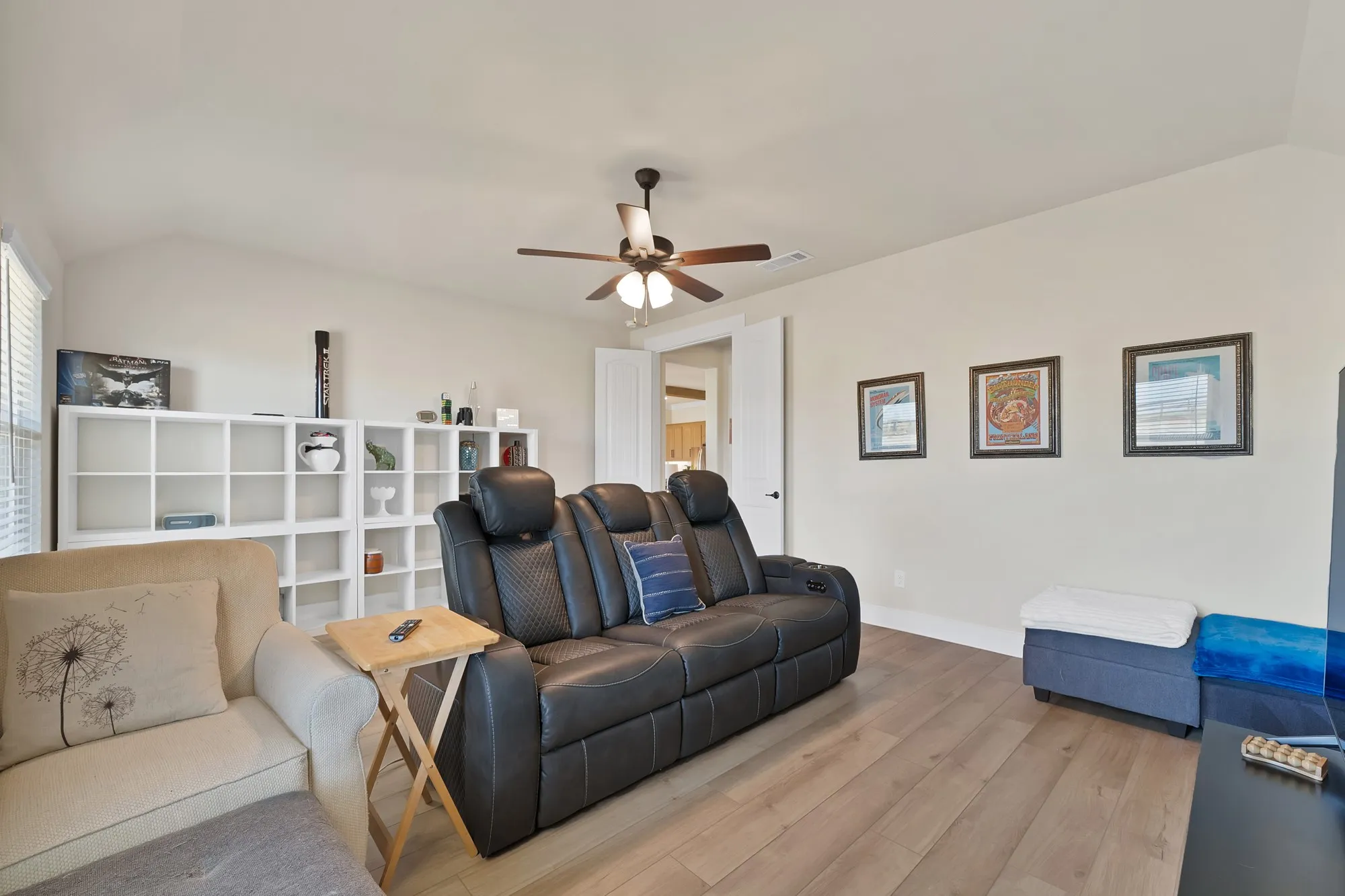 Single Family Residence For Sale in Grayson County , 3608 Horseshoe Drive, Van Alstyne, Texas 75495, 4 Bedroom, 3 Bathroom, 3 Garage spaces, 2,775 Sqft, built in 2023, mls#21385568, Real Estate Agent in Van Alstyne, Homes For Sale in Grayson county, Homes For Sale in Van Alstyne, Realtor in Van Alstyne Texas, Real Estate Brokerage Independent Realty Texas, Luminita Cordes Realtor