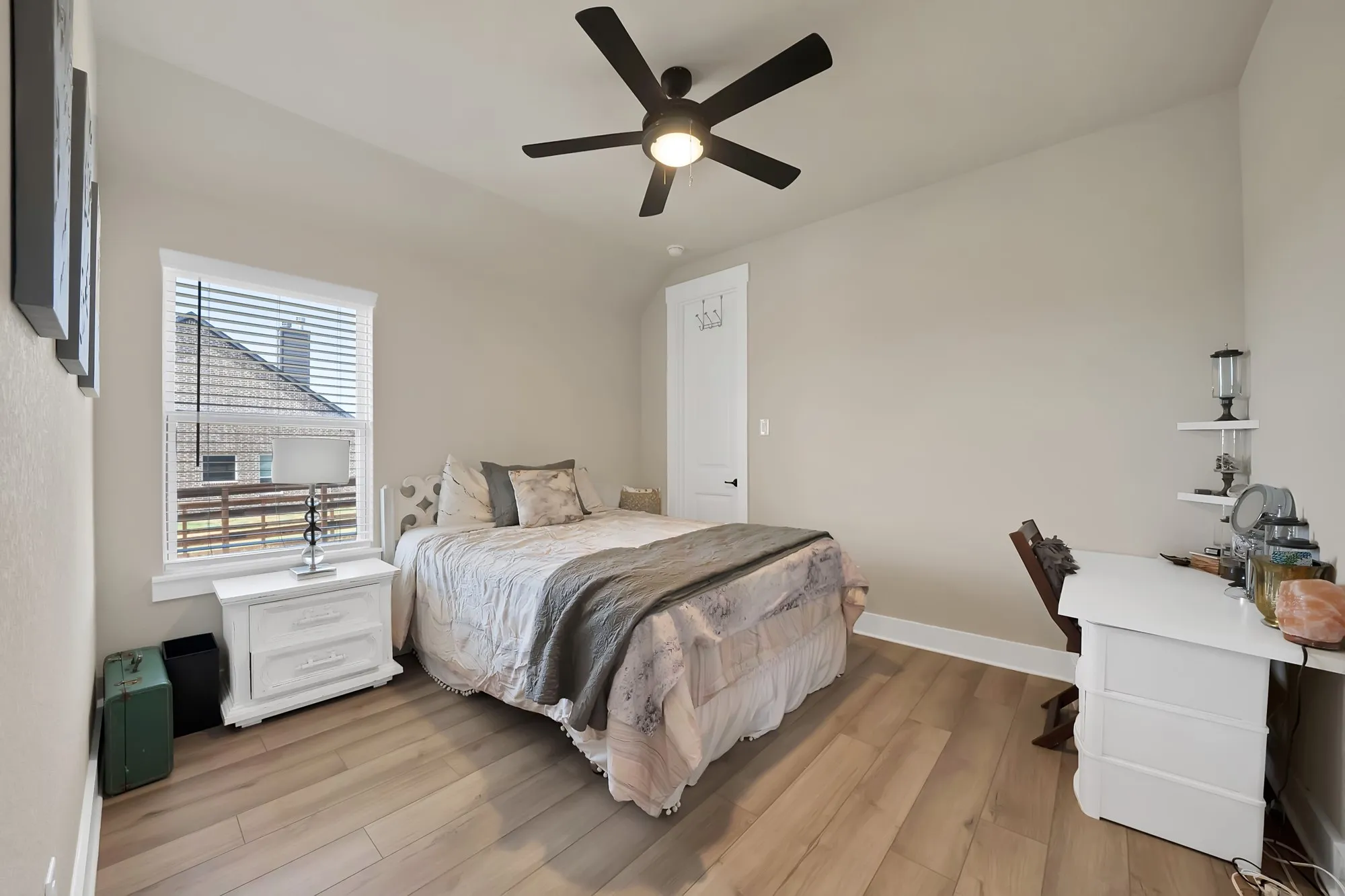 Single Family Residence For Sale in Grayson County , 3608 Horseshoe Drive, Van Alstyne, Texas 75495, 4 Bedroom, 3 Bathroom, 3 Garage spaces, 2,775 Sqft, built in 2023, mls#21385568, Real Estate Agent in Van Alstyne, Homes For Sale in Grayson county, Homes For Sale in Van Alstyne, Realtor in Van Alstyne Texas, Real Estate Brokerage Independent Realty Texas, Luminita Cordes Realtor