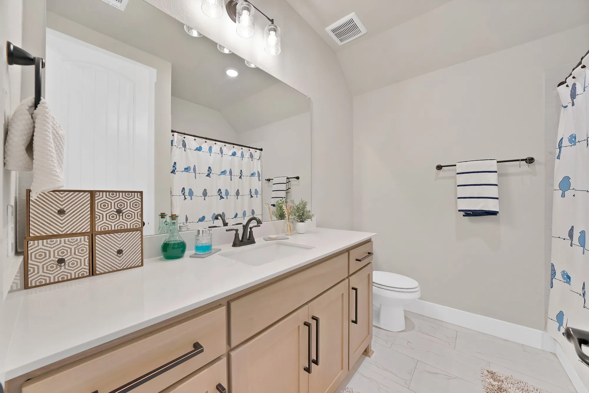 Single Family Residence For Sale in Grayson County , 3608 Horseshoe Drive, Van Alstyne, Texas 75495, 4 Bedroom, 3 Bathroom, 3 Garage spaces, 2,775 Sqft, built in 2023, mls#21385568, Real Estate Agent in Van Alstyne, Homes For Sale in Grayson county, Homes For Sale in Van Alstyne, Realtor in Van Alstyne Texas, Real Estate Brokerage Independent Realty Texas, Luminita Cordes Realtor