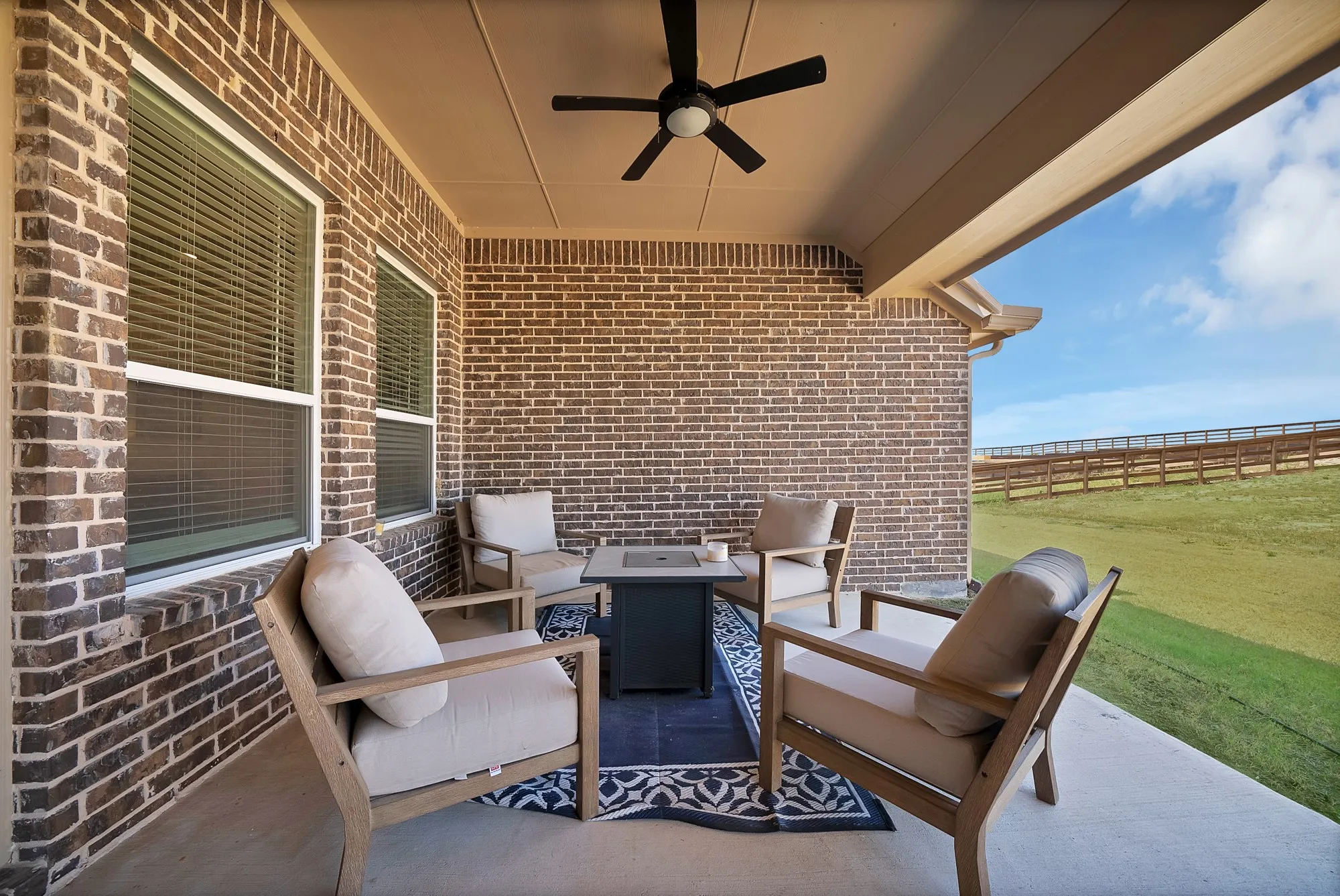 Single Family Residence For Sale in Grayson County , 3608 Horseshoe Drive, Van Alstyne, Texas 75495, 4 Bedroom, 3 Bathroom, 3 Garage spaces, 2,775 Sqft, built in 2023, mls#21385568, Real Estate Agent in Van Alstyne, Homes For Sale in Grayson county, Homes For Sale in Van Alstyne, Realtor in Van Alstyne Texas, Real Estate Brokerage Independent Realty Texas, Luminita Cordes Realtor
