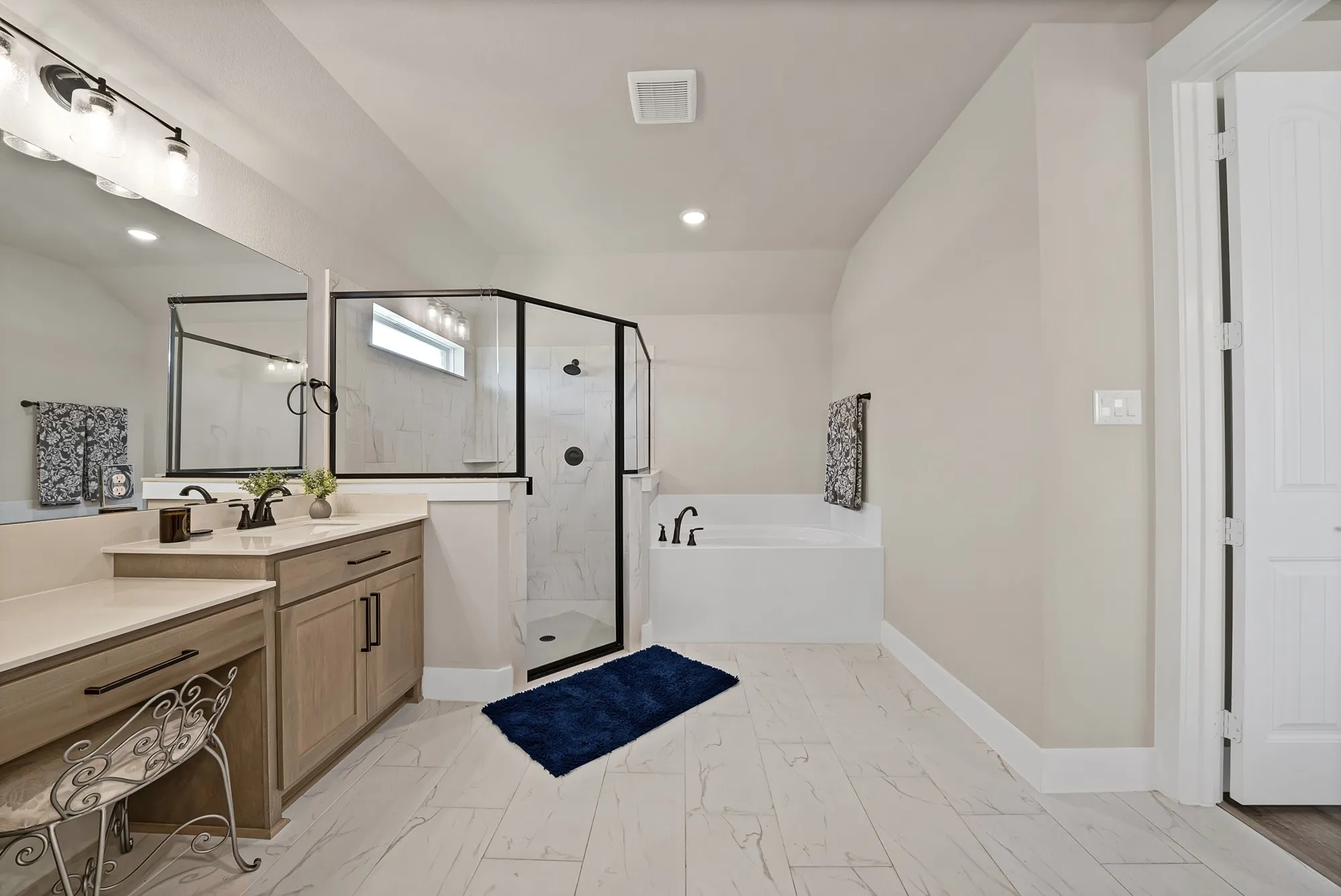 Single Family Residence For Sale in Grayson County , 3608 Horseshoe Drive, Van Alstyne, Texas 75495, 4 Bedroom, 3 Bathroom, 3 Garage spaces, 2,775 Sqft, built in 2023, mls#21385568, Real Estate Agent in Van Alstyne, Homes For Sale in Grayson county, Homes For Sale in Van Alstyne, Realtor in Van Alstyne Texas, Real Estate Brokerage Independent Realty Texas, Luminita Cordes Realtor
