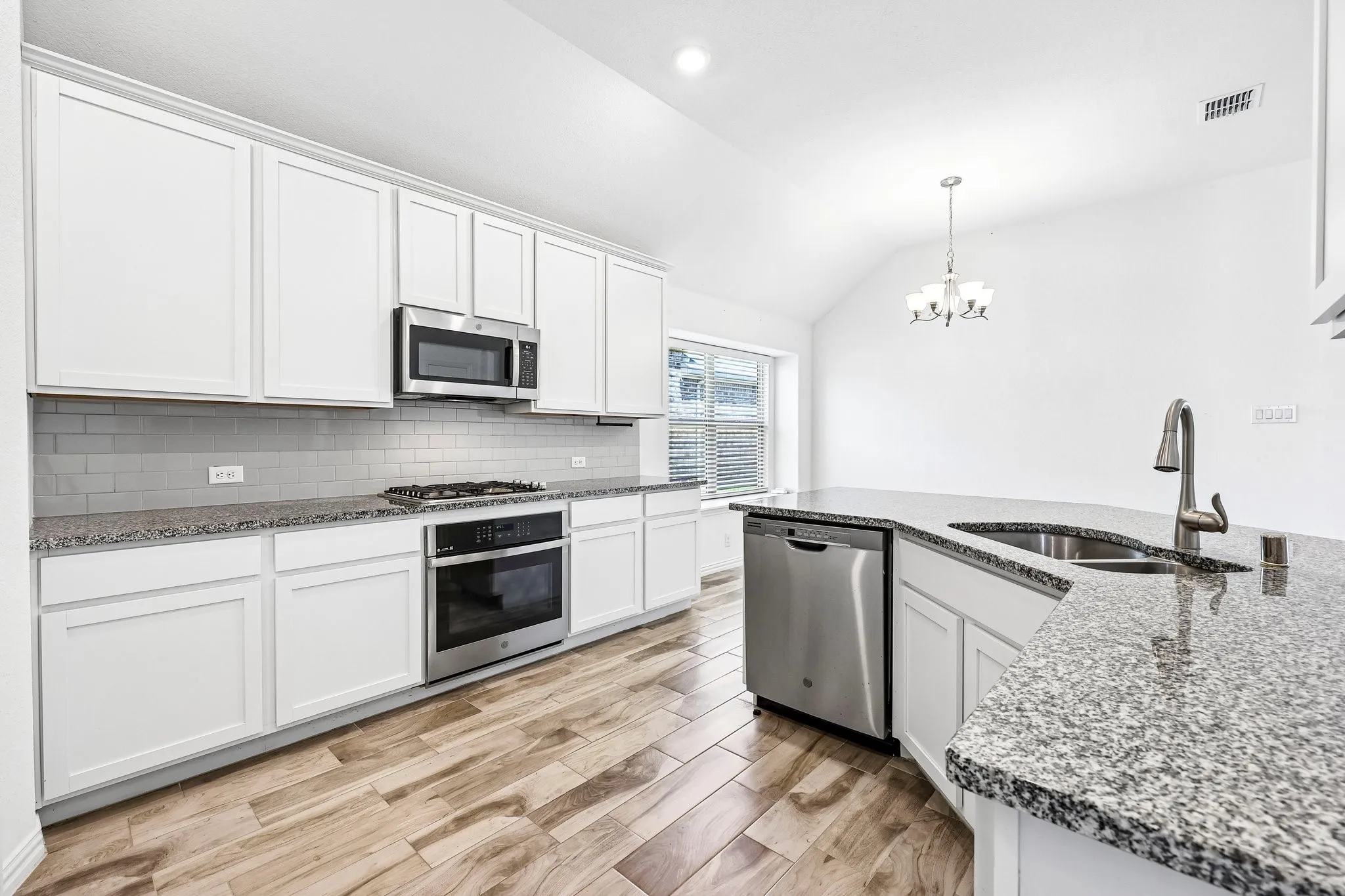 Single Family Residence For Rent in Denton County , 14844 Equine Trail, Haslet, Texas 76052, 3 Bedroom, 2 Bathroom, 2 Garage spaces, 1,873 Sqft, built in 2021, mls#21387844, Real Estate Agent in Haslet, Homes For Rent in Denton county, Homes For Rent in Haslet, Realtor in Haslet Texas, Real Estate Brokerage Independent Realty Texas, Luminita Cordes Realtor