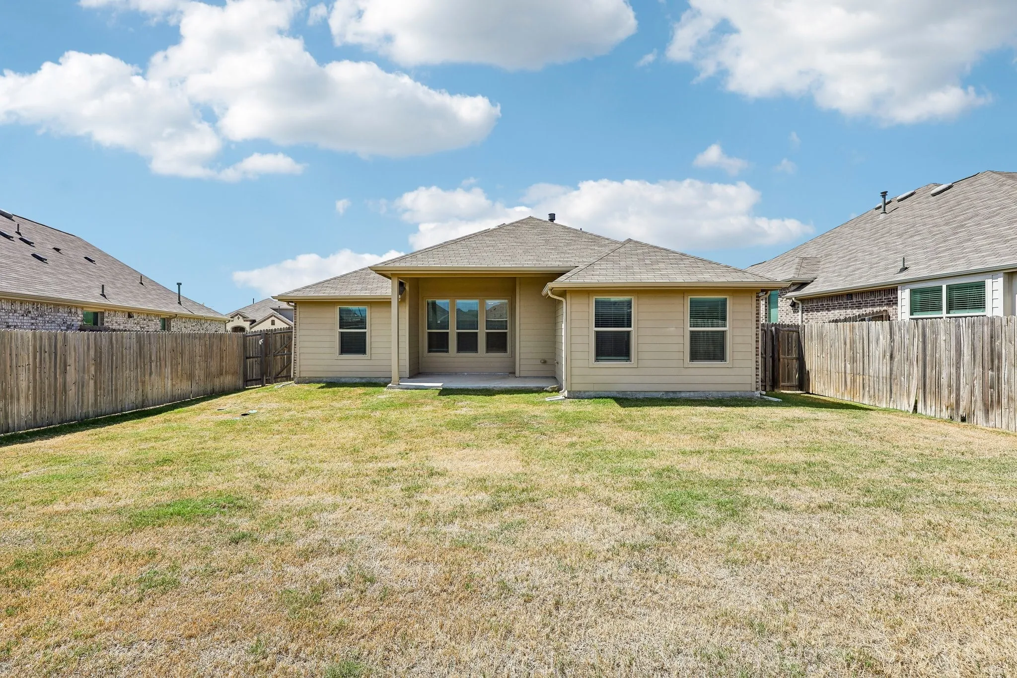 Single Family Residence For Rent in Denton County , 14844 Equine Trail, Haslet, Texas 76052, 3 Bedroom, 2 Bathroom, 2 Garage spaces, 1,873 Sqft, built in 2021, mls#21387844, Real Estate Agent in Haslet, Homes For Rent in Denton county, Homes For Rent in Haslet, Realtor in Haslet Texas, Real Estate Brokerage Independent Realty Texas, Luminita Cordes Realtor