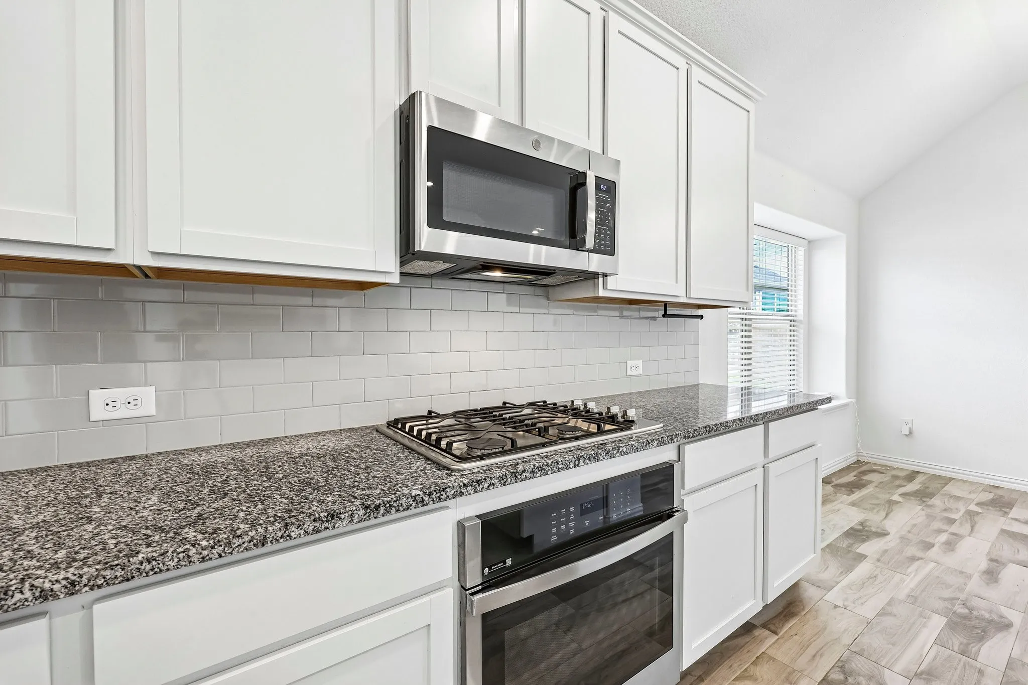 Single Family Residence For Rent in Denton County , 14844 Equine Trail, Haslet, Texas 76052, 3 Bedroom, 2 Bathroom, 2 Garage spaces, 1,873 Sqft, built in 2021, mls#21387844, Real Estate Agent in Haslet, Homes For Rent in Denton county, Homes For Rent in Haslet, Realtor in Haslet Texas, Real Estate Brokerage Independent Realty Texas, Luminita Cordes Realtor