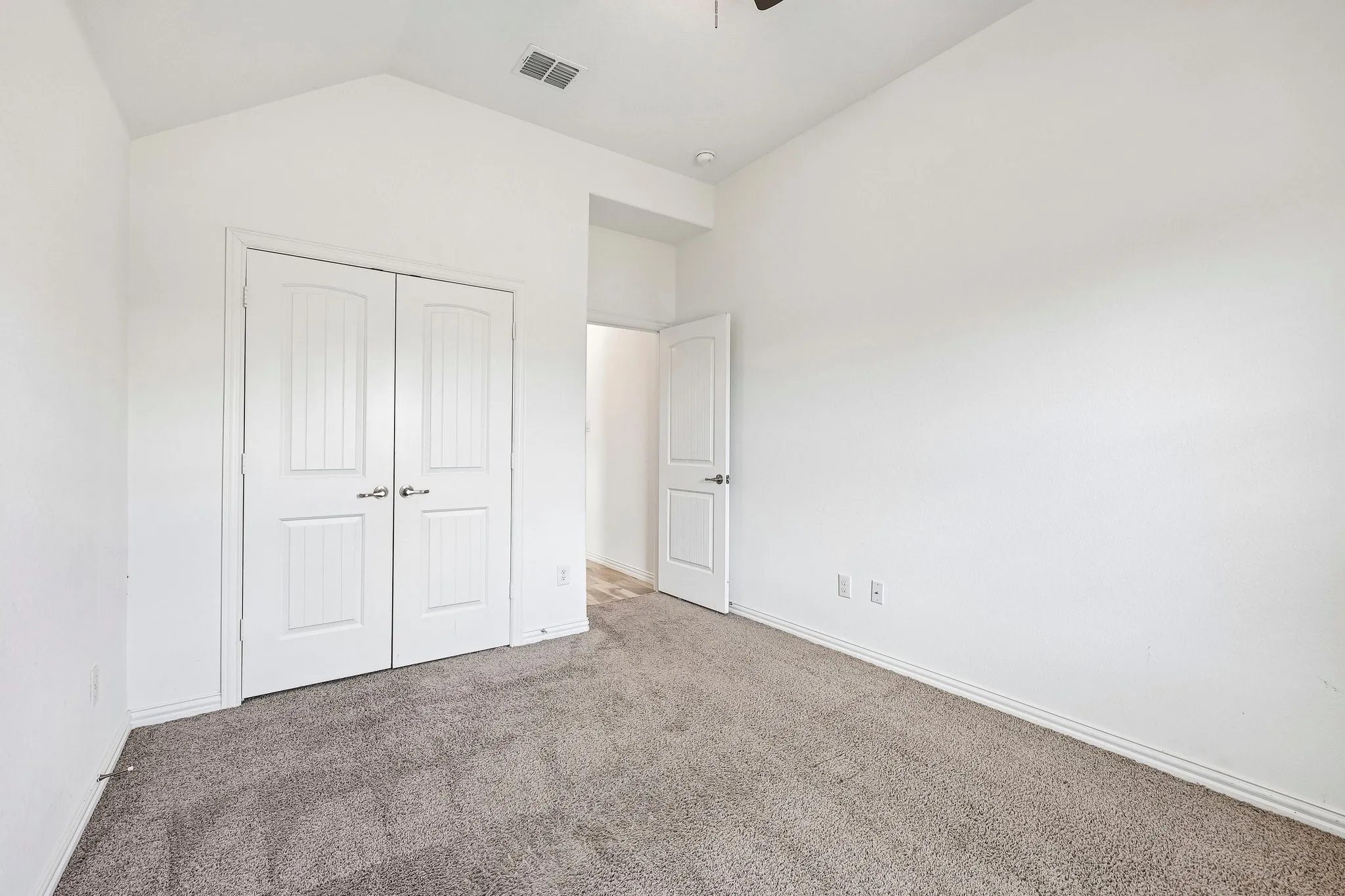 Single Family Residence For Rent in Denton County , 14844 Equine Trail, Haslet, Texas 76052, 3 Bedroom, 2 Bathroom, 2 Garage spaces, 1,873 Sqft, built in 2021, mls#21387844, Real Estate Agent in Haslet, Homes For Rent in Denton county, Homes For Rent in Haslet, Realtor in Haslet Texas, Real Estate Brokerage Independent Realty Texas, Luminita Cordes Realtor