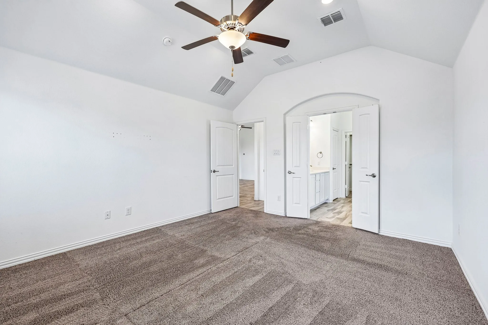 Single Family Residence For Rent in Denton County , 14844 Equine Trail, Haslet, Texas 76052, 3 Bedroom, 2 Bathroom, 2 Garage spaces, 1,873 Sqft, built in 2021, mls#21387844, Real Estate Agent in Haslet, Homes For Rent in Denton county, Homes For Rent in Haslet, Realtor in Haslet Texas, Real Estate Brokerage Independent Realty Texas, Luminita Cordes Realtor