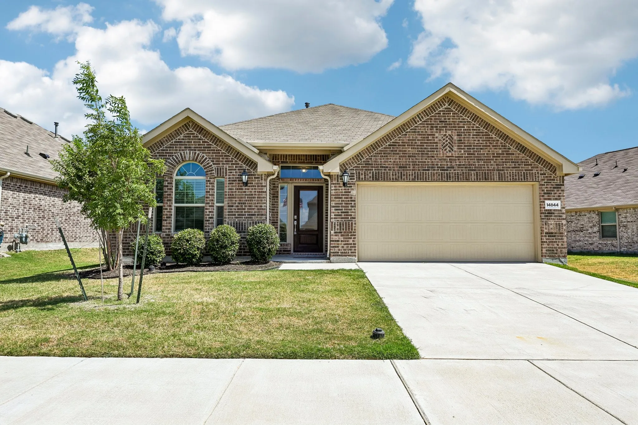 Single Family Residence For Rent in Denton County , 14844 Equine Trail, Haslet, Texas 76052, 3 Bedroom, 2 Bathroom, 2 Garage spaces, 1,873 Sqft, built in 2021, mls#21387844, Real Estate Agent in Haslet, Homes For Rent in Denton county, Homes For Rent in Haslet, Realtor in Haslet Texas, Real Estate Brokerage Independent Realty Texas, Luminita Cordes Realtor