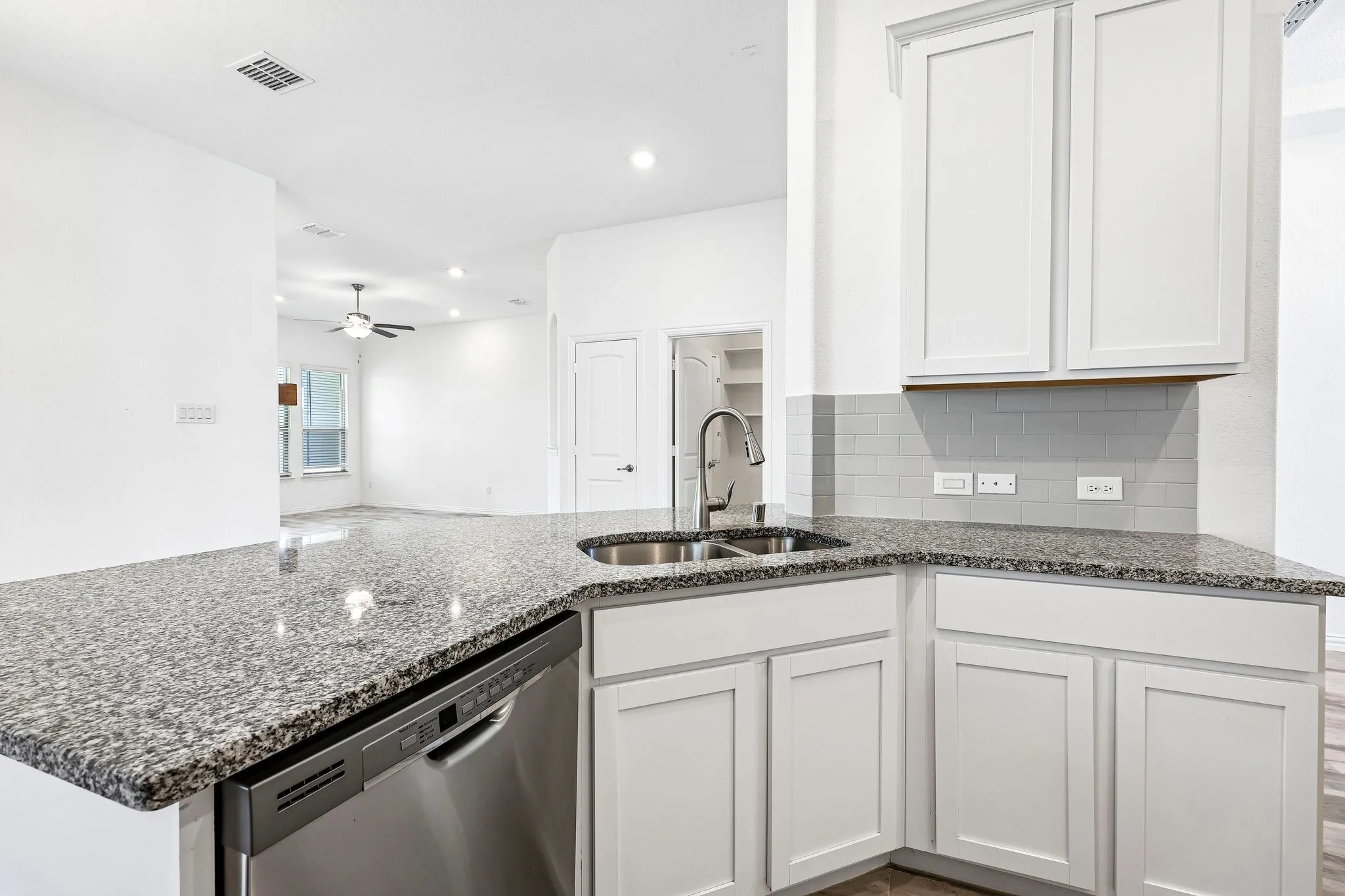 Single Family Residence For Rent in Denton County , 14844 Equine Trail, Haslet, Texas 76052, 3 Bedroom, 2 Bathroom, 2 Garage spaces, 1,873 Sqft, built in 2021, mls#21387844, Real Estate Agent in Haslet, Homes For Rent in Denton county, Homes For Rent in Haslet, Realtor in Haslet Texas, Real Estate Brokerage Independent Realty Texas, Luminita Cordes Realtor