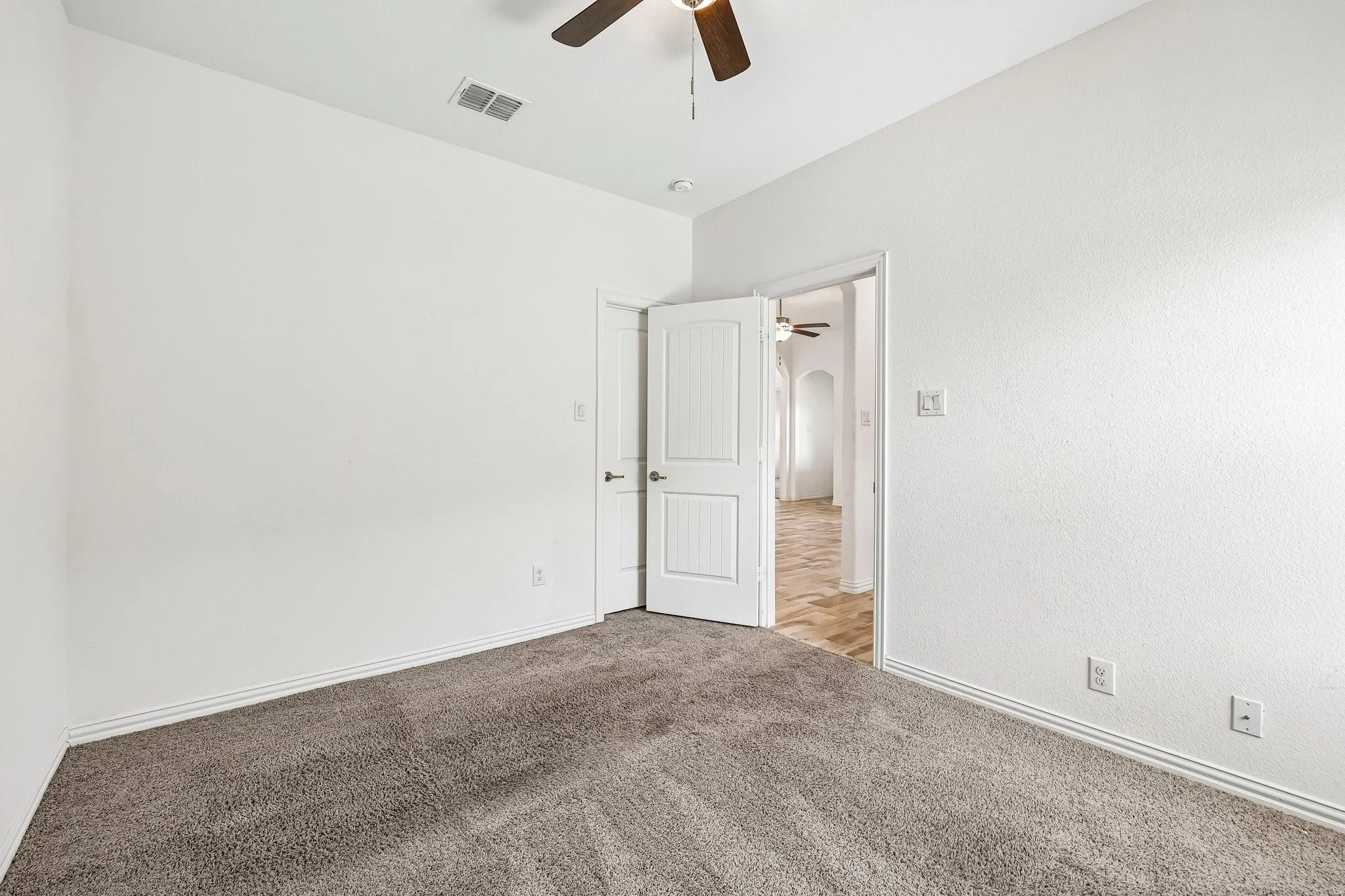 Single Family Residence For Rent in Denton County , 14844 Equine Trail, Haslet, Texas 76052, 3 Bedroom, 2 Bathroom, 2 Garage spaces, 1,873 Sqft, built in 2021, mls#21387844, Real Estate Agent in Haslet, Homes For Rent in Denton county, Homes For Rent in Haslet, Realtor in Haslet Texas, Real Estate Brokerage Independent Realty Texas, Luminita Cordes Realtor