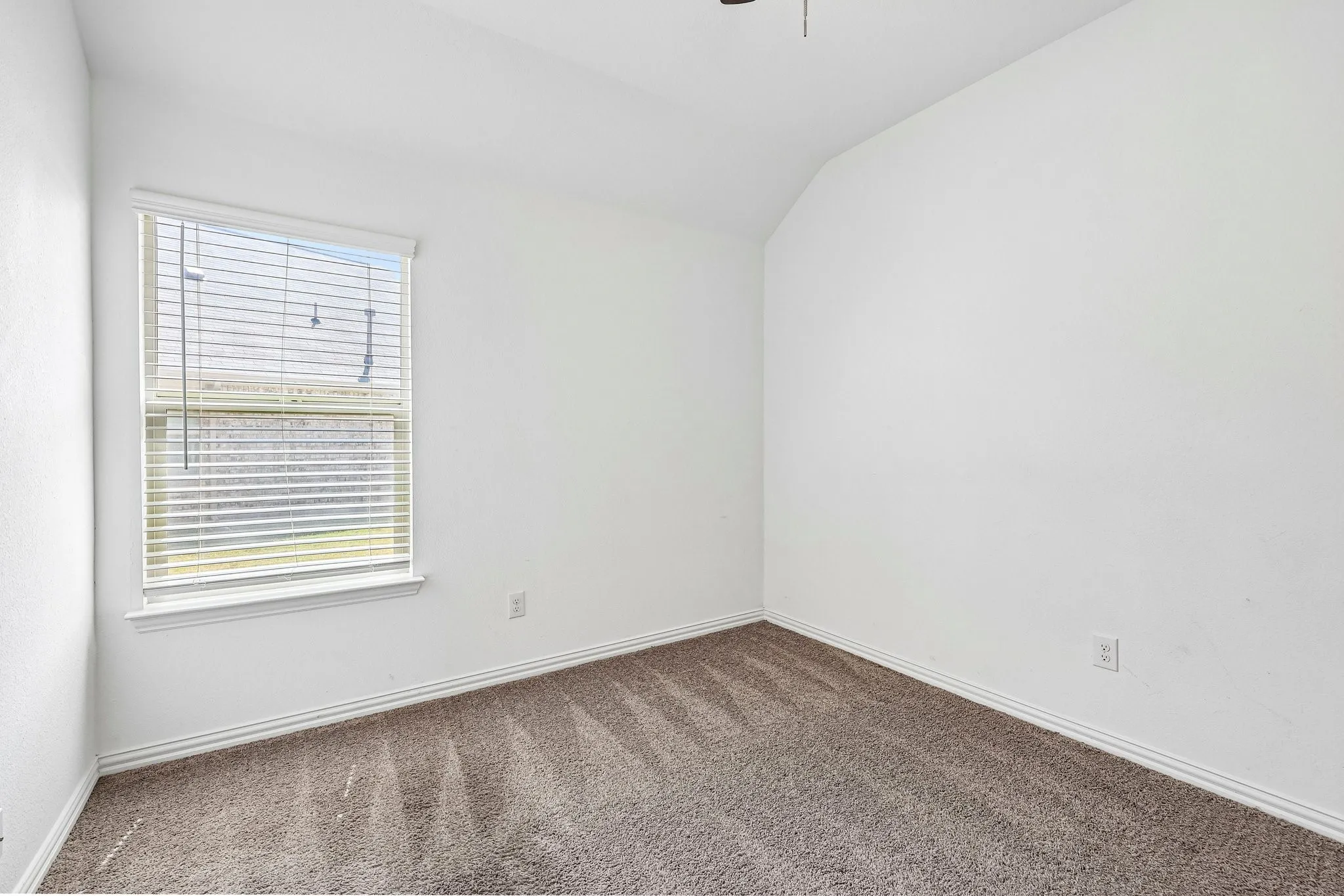 Single Family Residence For Rent in Denton County , 14844 Equine Trail, Haslet, Texas 76052, 3 Bedroom, 2 Bathroom, 2 Garage spaces, 1,873 Sqft, built in 2021, mls#21387844, Real Estate Agent in Haslet, Homes For Rent in Denton county, Homes For Rent in Haslet, Realtor in Haslet Texas, Real Estate Brokerage Independent Realty Texas, Luminita Cordes Realtor