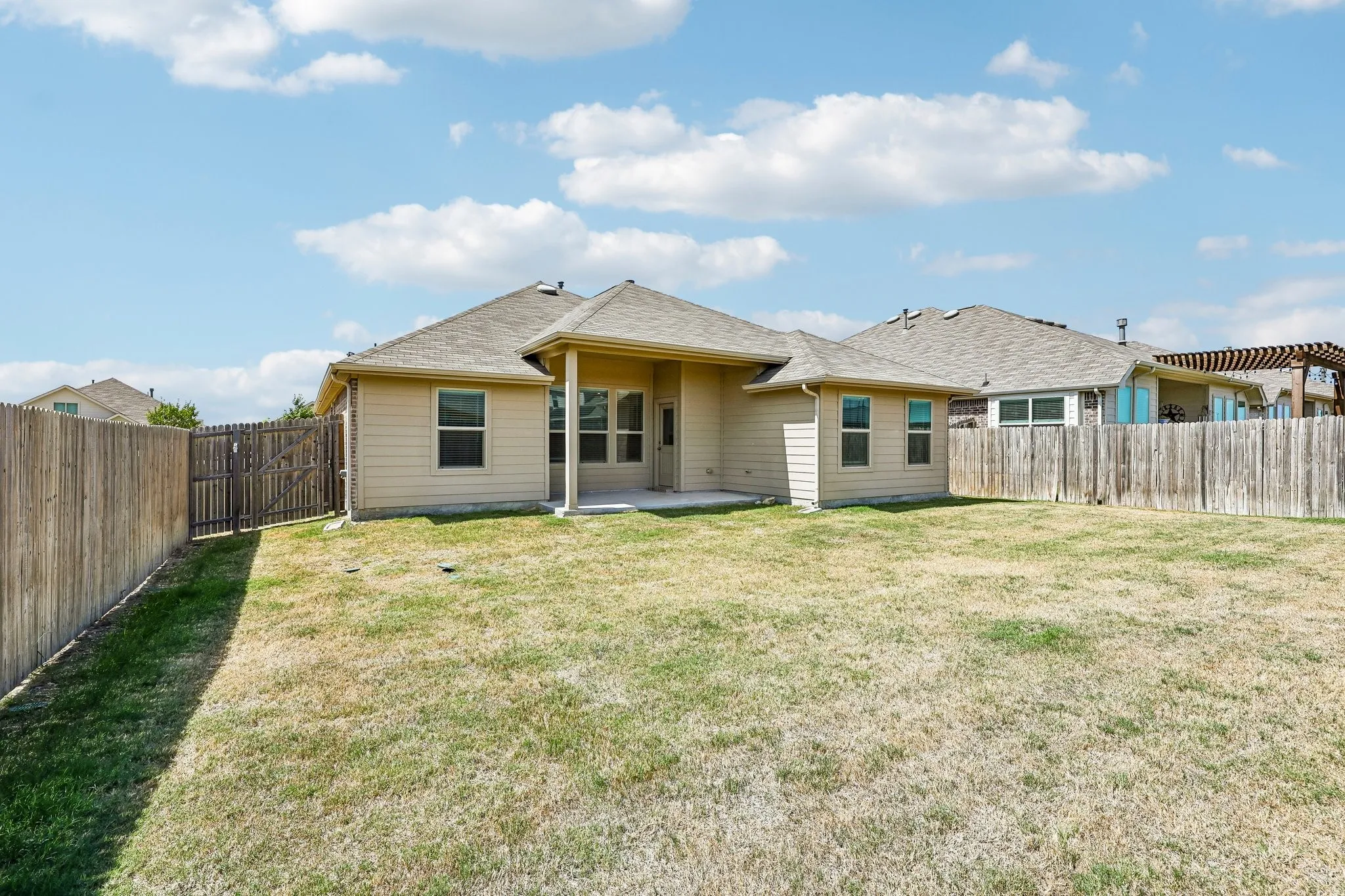 Single Family Residence For Rent in Denton County , 14844 Equine Trail, Haslet, Texas 76052, 3 Bedroom, 2 Bathroom, 2 Garage spaces, 1,873 Sqft, built in 2021, mls#21387844, Real Estate Agent in Haslet, Homes For Rent in Denton county, Homes For Rent in Haslet, Realtor in Haslet Texas, Real Estate Brokerage Independent Realty Texas, Luminita Cordes Realtor