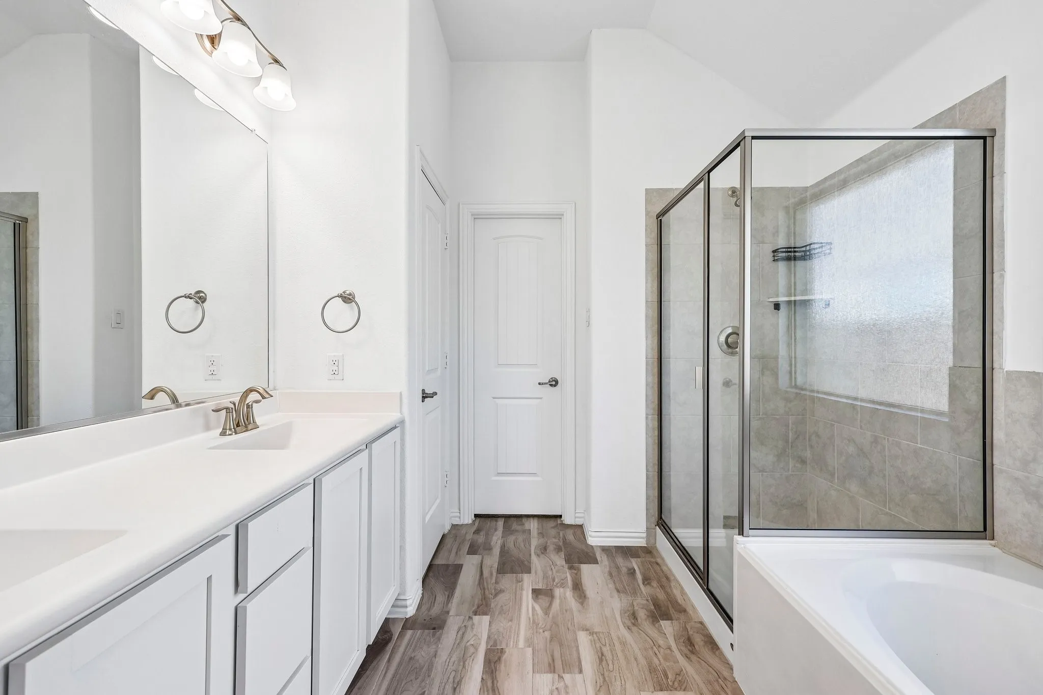 Single Family Residence For Rent in Denton County , 14844 Equine Trail, Haslet, Texas 76052, 3 Bedroom, 2 Bathroom, 2 Garage spaces, 1,873 Sqft, built in 2021, mls#21387844, Real Estate Agent in Haslet, Homes For Rent in Denton county, Homes For Rent in Haslet, Realtor in Haslet Texas, Real Estate Brokerage Independent Realty Texas, Luminita Cordes Realtor