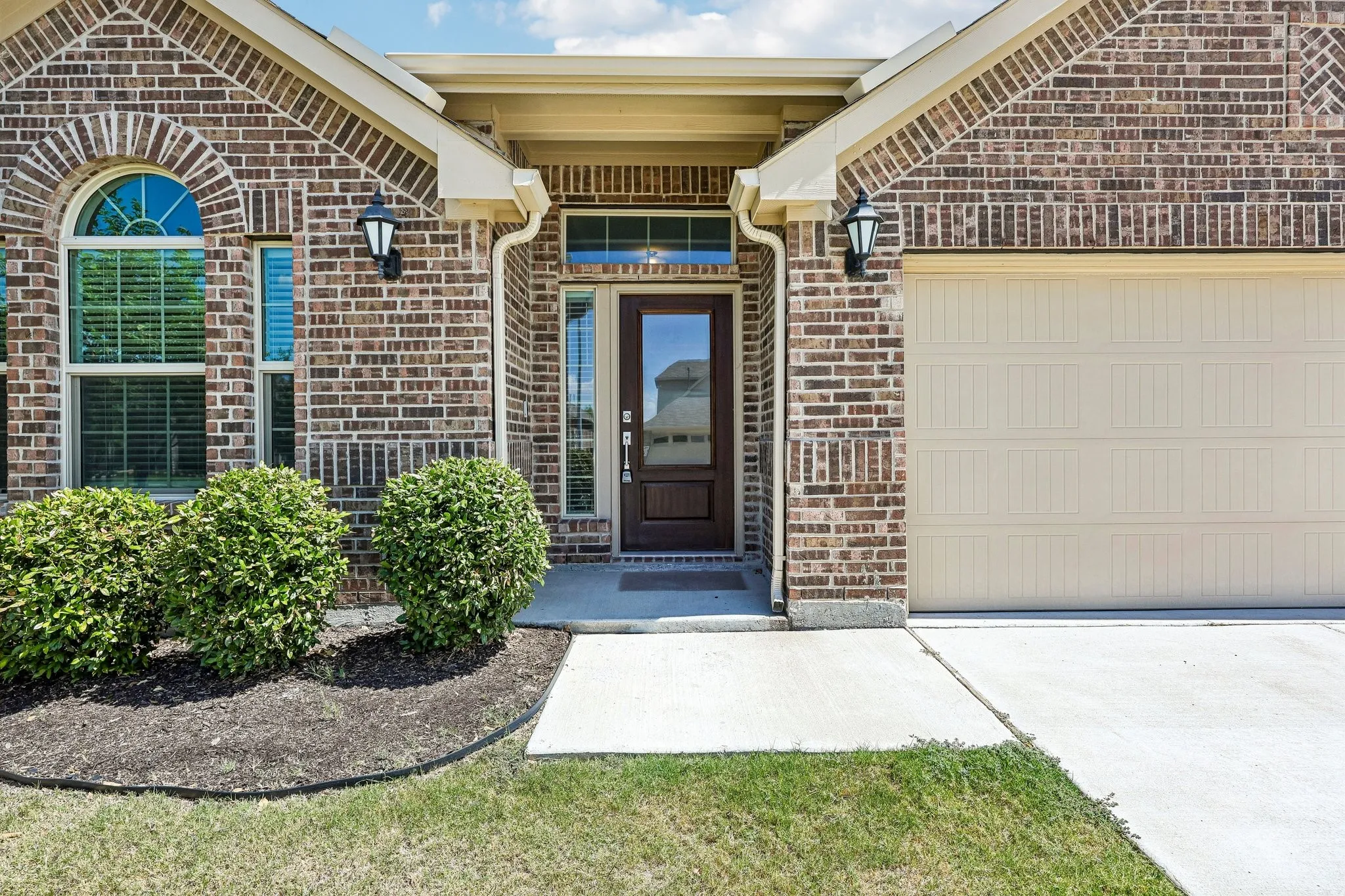 Single Family Residence For Rent in Denton County , 14844 Equine Trail, Haslet, Texas 76052, 3 Bedroom, 2 Bathroom, 2 Garage spaces, 1,873 Sqft, built in 2021, mls#21387844, Real Estate Agent in Haslet, Homes For Rent in Denton county, Homes For Rent in Haslet, Realtor in Haslet Texas, Real Estate Brokerage Independent Realty Texas, Luminita Cordes Realtor