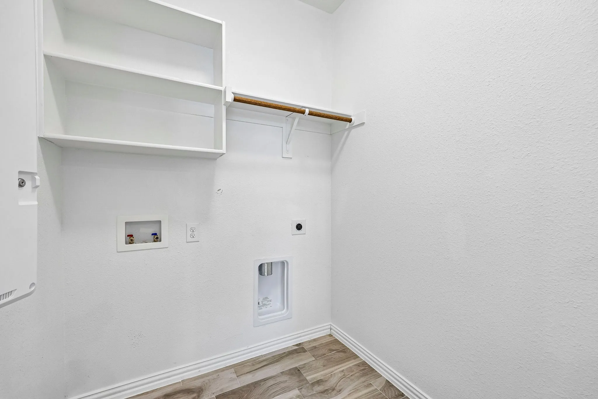 Single Family Residence For Rent in Denton County , 14844 Equine Trail, Haslet, Texas 76052, 3 Bedroom, 2 Bathroom, 2 Garage spaces, 1,873 Sqft, built in 2021, mls#21387844, Real Estate Agent in Haslet, Homes For Rent in Denton county, Homes For Rent in Haslet, Realtor in Haslet Texas, Real Estate Brokerage Independent Realty Texas, Luminita Cordes Realtor