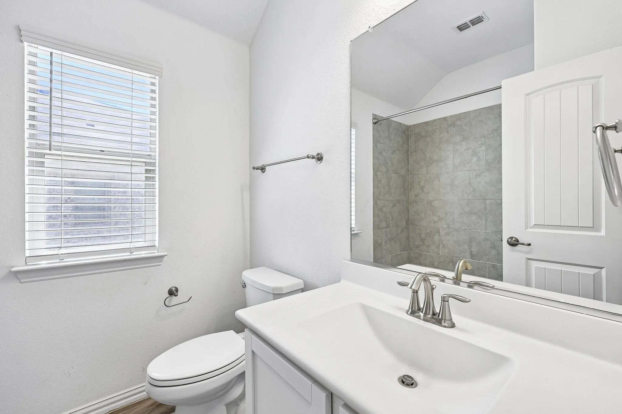 Single Family Residence For Rent in Denton County , 14844 Equine Trail, Haslet, Texas 76052, 3 Bedroom, 2 Bathroom, 2 Garage spaces, 1,873 Sqft, built in 2021, mls#21387844, Real Estate Agent in Haslet, Homes For Rent in Denton county, Homes For Rent in Haslet, Realtor in Haslet Texas, Real Estate Brokerage Independent Realty Texas, Luminita Cordes Realtor