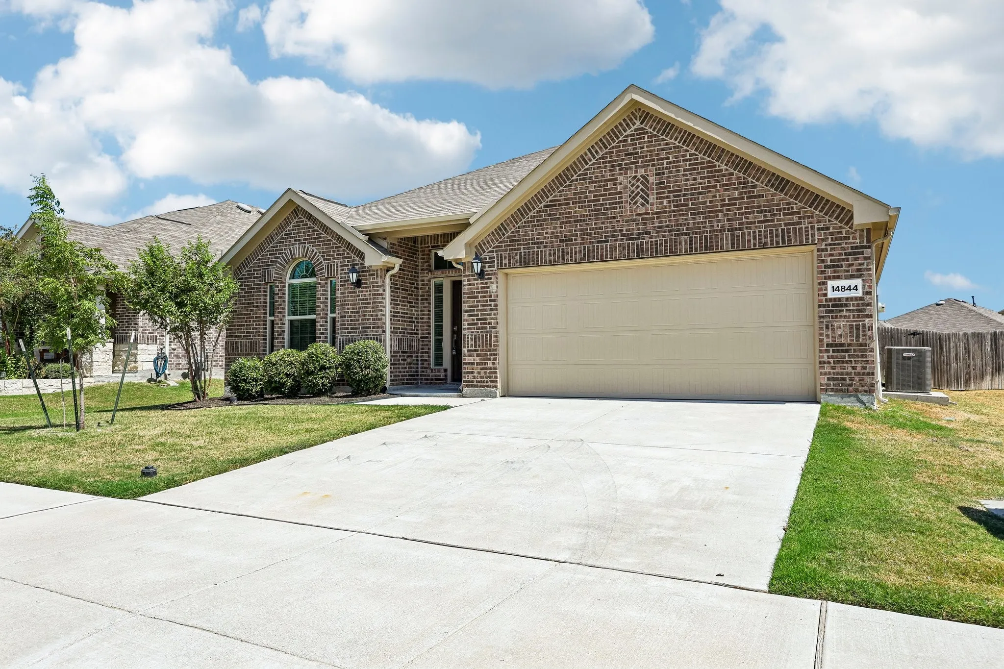 Single Family Residence For Rent in Denton County , 14844 Equine Trail, Haslet, Texas 76052, 3 Bedroom, 2 Bathroom, 2 Garage spaces, 1,873 Sqft, built in 2021, mls#21387844, Real Estate Agent in Haslet, Homes For Rent in Denton county, Homes For Rent in Haslet, Realtor in Haslet Texas, Real Estate Brokerage Independent Realty Texas, Luminita Cordes Realtor