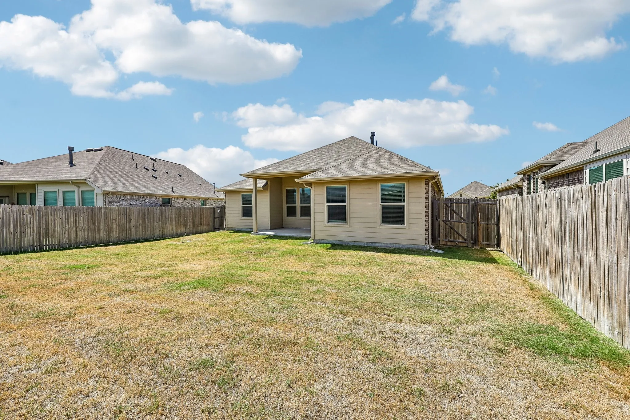 Single Family Residence For Rent in Denton County , 14844 Equine Trail, Haslet, Texas 76052, 3 Bedroom, 2 Bathroom, 2 Garage spaces, 1,873 Sqft, built in 2021, mls#21387844, Real Estate Agent in Haslet, Homes For Rent in Denton county, Homes For Rent in Haslet, Realtor in Haslet Texas, Real Estate Brokerage Independent Realty Texas, Luminita Cordes Realtor