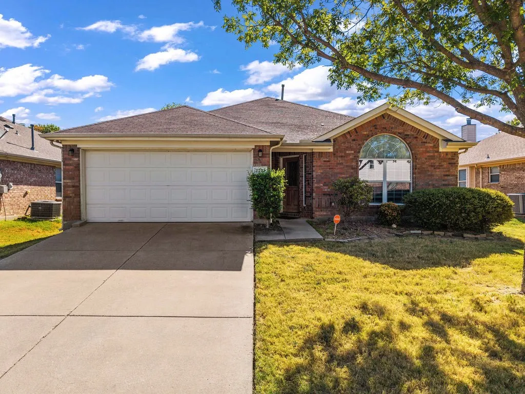 For Sale in Denton County , 2721 Lone Ranger Trail, Little Elm, Texas 75068, 0, 0, 2 Garage spaces, 0 Sqft, built in 2005, mls#21381889, Real Estate Agent in Little Elm, Homes For Sale in Denton county, Homes For Sale in Little Elm, Realtor in Little Elm Texas, Real Estate Brokerage Independent Realty Texas, Luminita Cordes Realtor