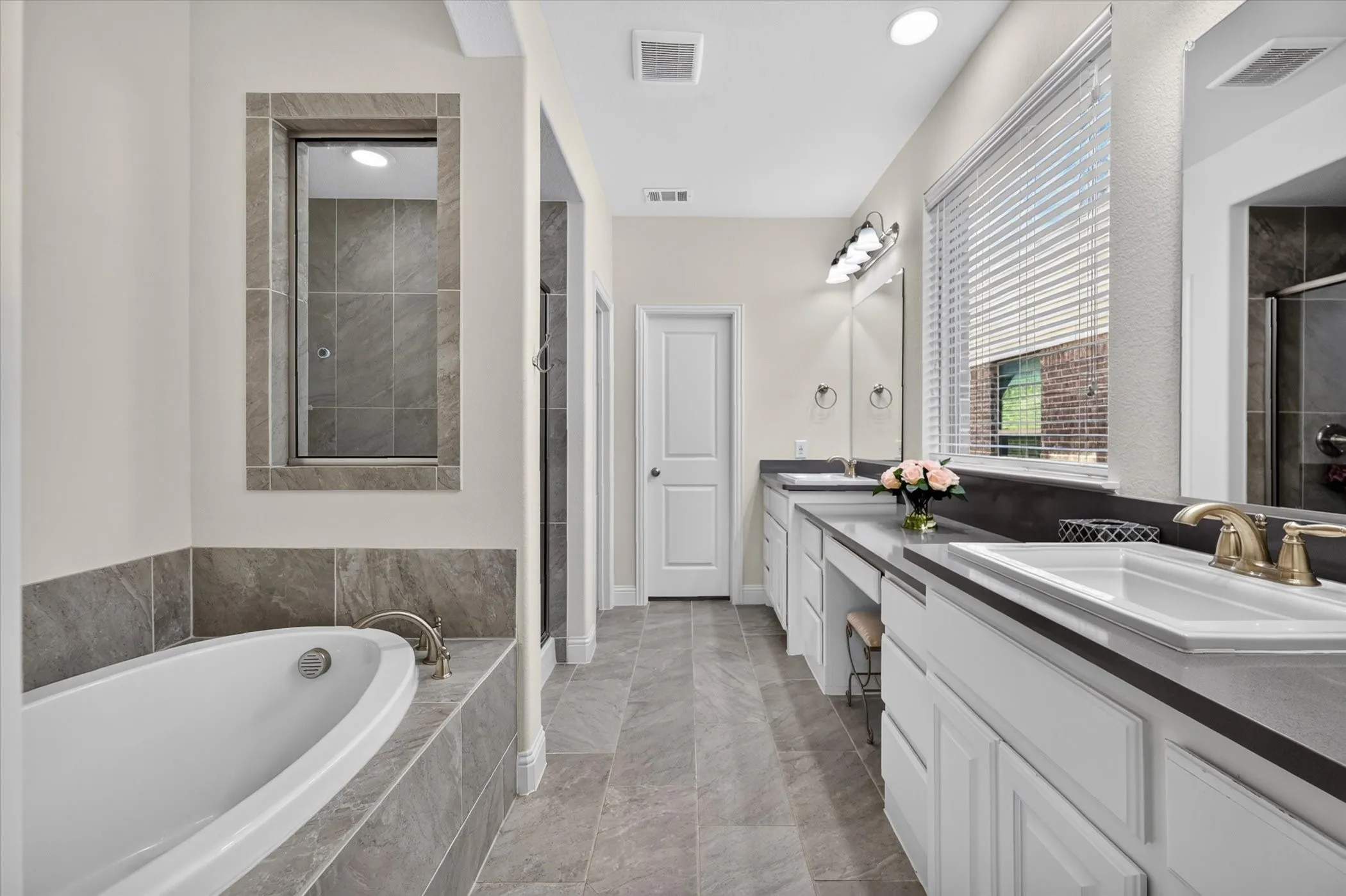 Single Family Residence For Sale in Denton County , 1224 9th Street, Argyle, Texas 76226, 4 Bedroom, 3 Bathroom, 2 Garage spaces, 2,787 Sqft, built in 2017, mls#21381768, Real Estate Agent in Argyle, Homes For Sale in Denton county, Homes For Sale in Argyle, Realtor in Argyle Texas, Real Estate Brokerage Independent Realty Texas, Luminita Cordes Realtor