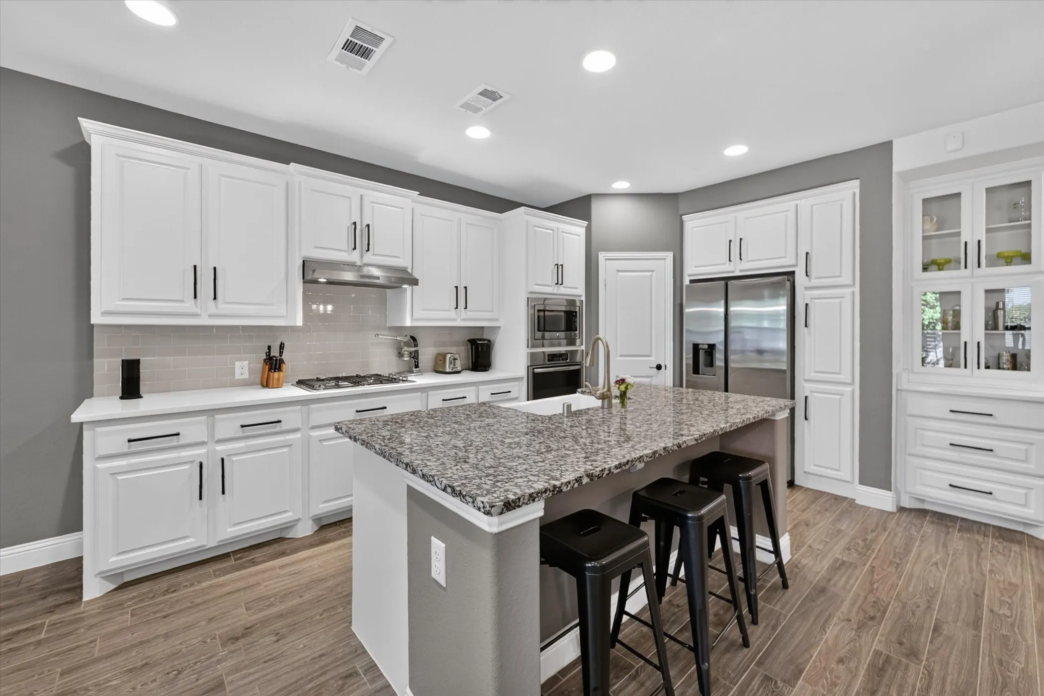 Single Family Residence For Sale in Denton County , 1224 9th Street, Argyle, Texas 76226, 4 Bedroom, 3 Bathroom, 2 Garage spaces, 2,787 Sqft, built in 2017, mls#21381768, Real Estate Agent in Argyle, Homes For Sale in Denton county, Homes For Sale in Argyle, Realtor in Argyle Texas, Real Estate Brokerage Independent Realty Texas, Luminita Cordes Realtor
