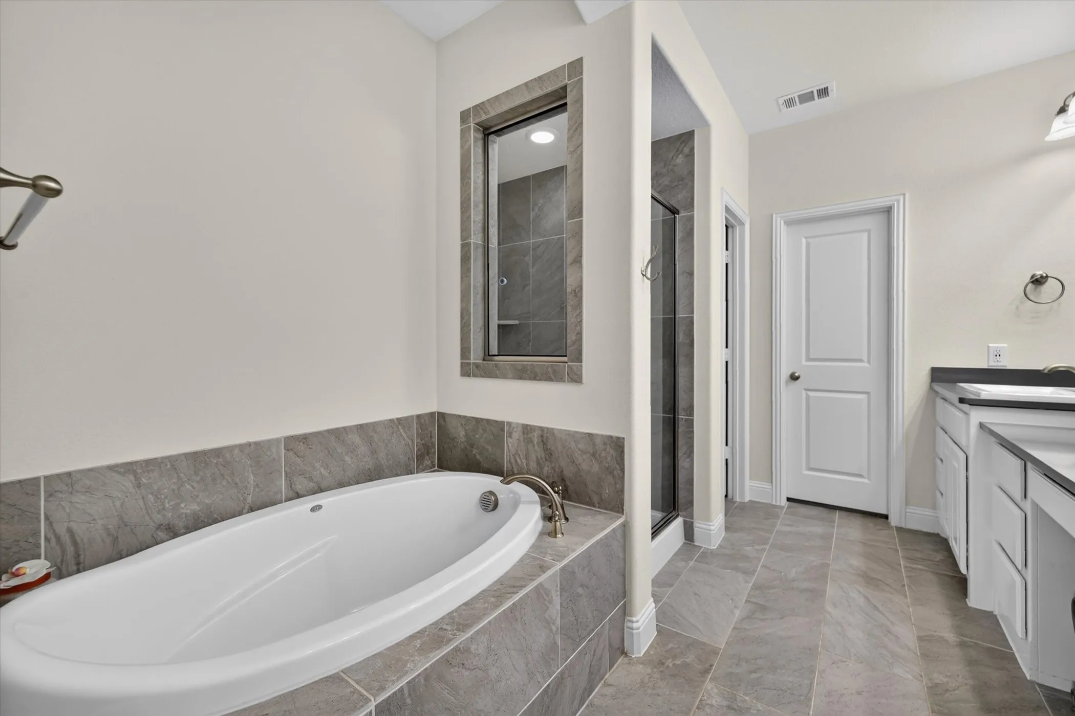 Single Family Residence For Sale in Denton County , 1224 9th Street, Argyle, Texas 76226, 4 Bedroom, 3 Bathroom, 2 Garage spaces, 2,787 Sqft, built in 2017, mls#21381768, Real Estate Agent in Argyle, Homes For Sale in Denton county, Homes For Sale in Argyle, Realtor in Argyle Texas, Real Estate Brokerage Independent Realty Texas, Luminita Cordes Realtor