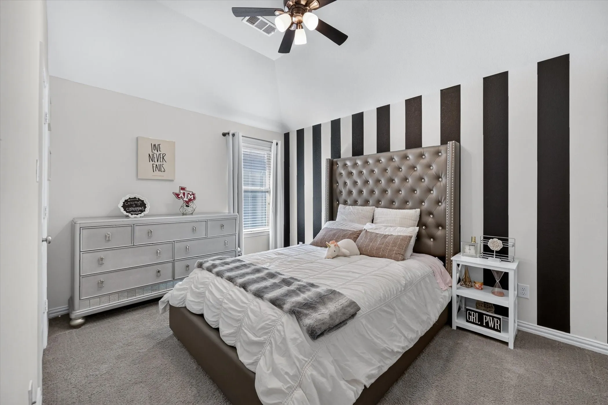 Single Family Residence For Sale in Denton County , 1224 9th Street, Argyle, Texas 76226, 4 Bedroom, 3 Bathroom, 2 Garage spaces, 2,787 Sqft, built in 2017, mls#21381768, Real Estate Agent in Argyle, Homes For Sale in Denton county, Homes For Sale in Argyle, Realtor in Argyle Texas, Real Estate Brokerage Independent Realty Texas, Luminita Cordes Realtor