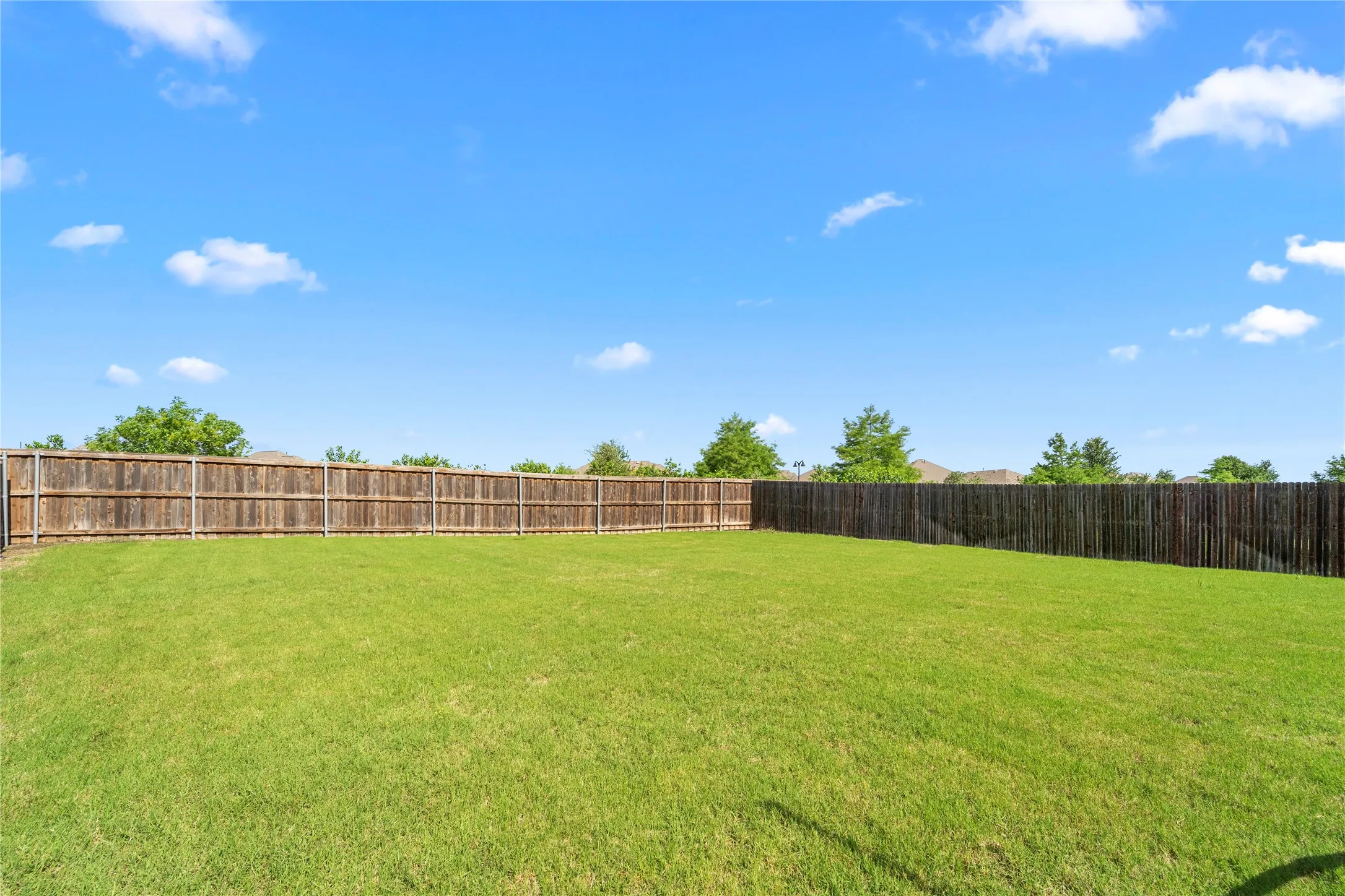Single Family Residence For Rent in Kaufman County , 1296 Carlsbad Drive, Forney, Texas 75126, 5 Bedroom, 3 Bathroom, 2 Garage spaces, 2,752 Sqft, built in 2017, mls#21387875, Real Estate Agent in Forney, Homes For Rent in Kaufman county, Homes For Rent in Forney, Realtor in Forney Texas, Real Estate Brokerage Independent Realty Texas, Luminita Cordes Realtor