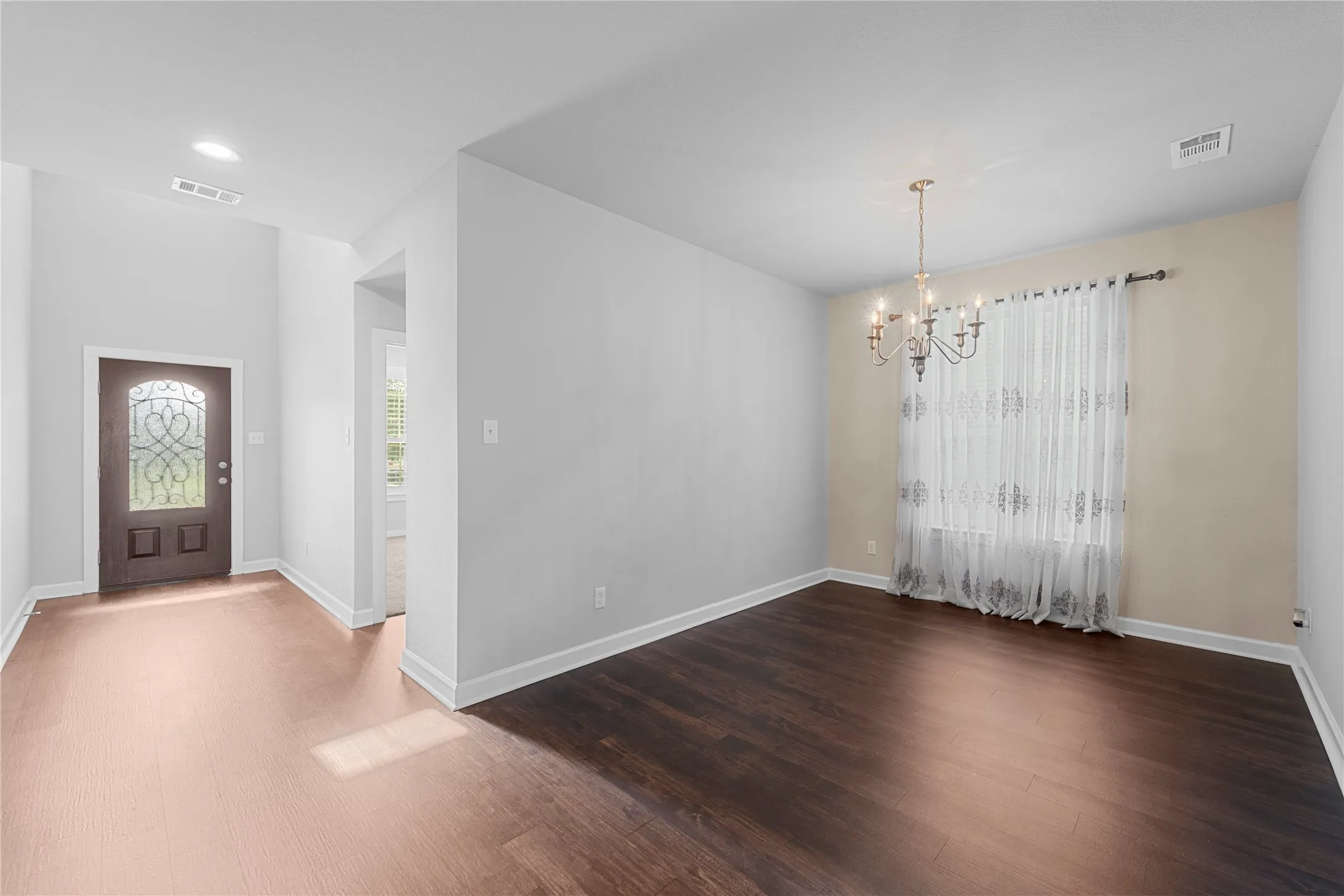 Single Family Residence For Rent in Kaufman County , 1296 Carlsbad Drive, Forney, Texas 75126, 5 Bedroom, 3 Bathroom, 2 Garage spaces, 2,752 Sqft, built in 2017, mls#21387875, Real Estate Agent in Forney, Homes For Rent in Kaufman county, Homes For Rent in Forney, Realtor in Forney Texas, Real Estate Brokerage Independent Realty Texas, Luminita Cordes Realtor