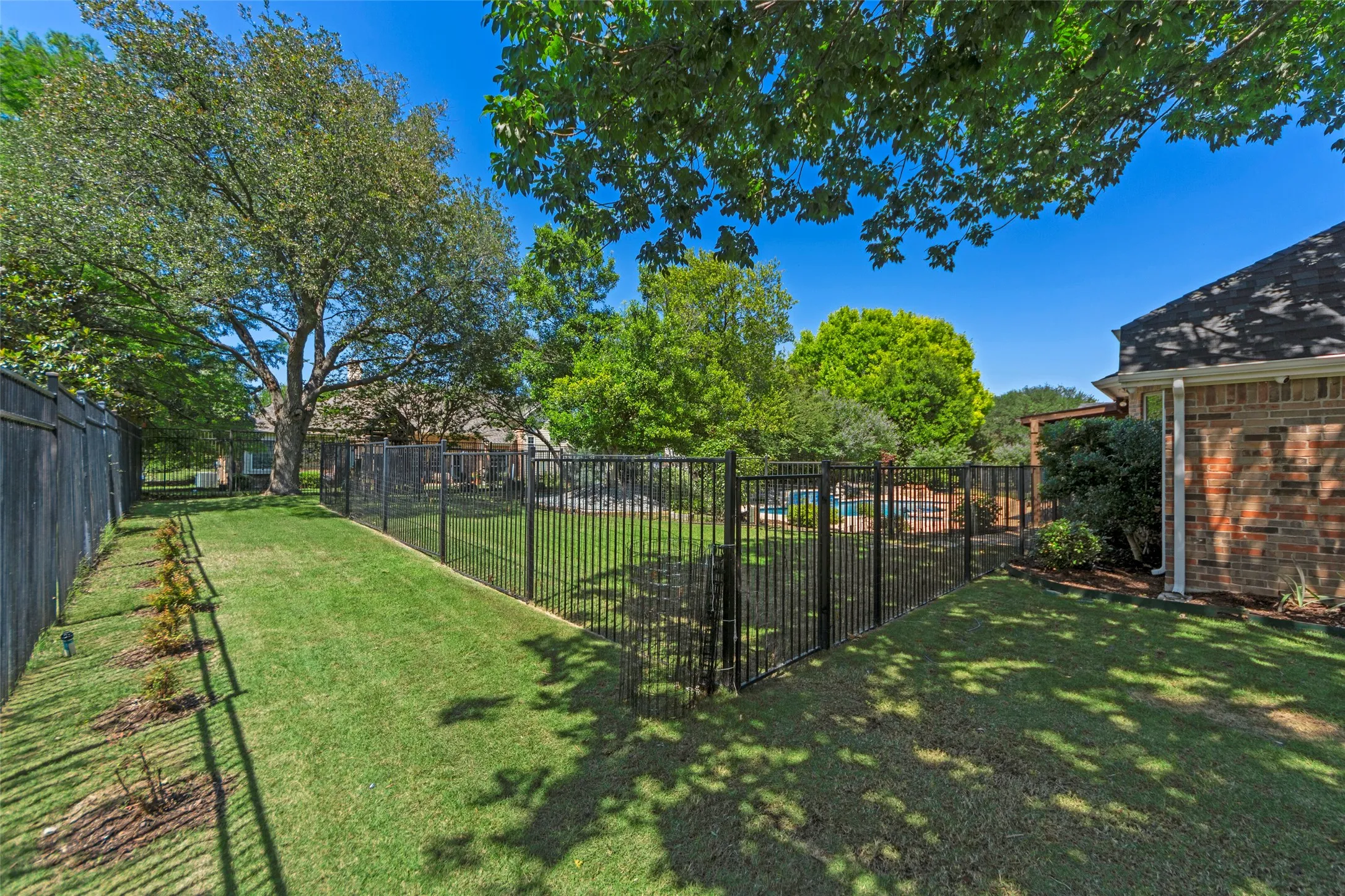 Single Family Residence For Sale in Collin County , 5805 Glenmore Drive, Parker, Texas 75002, 4 Bedroom, 4 Bathroom, 3 Garage spaces, 3,938 Sqft, built in 2002, mls#21387899, Real Estate Agent in Parker, Homes For Sale in Collin county, Homes For Sale in Parker, Realtor in Parker Texas, Real Estate Brokerage Independent Realty Texas, Luminita Cordes Realtor