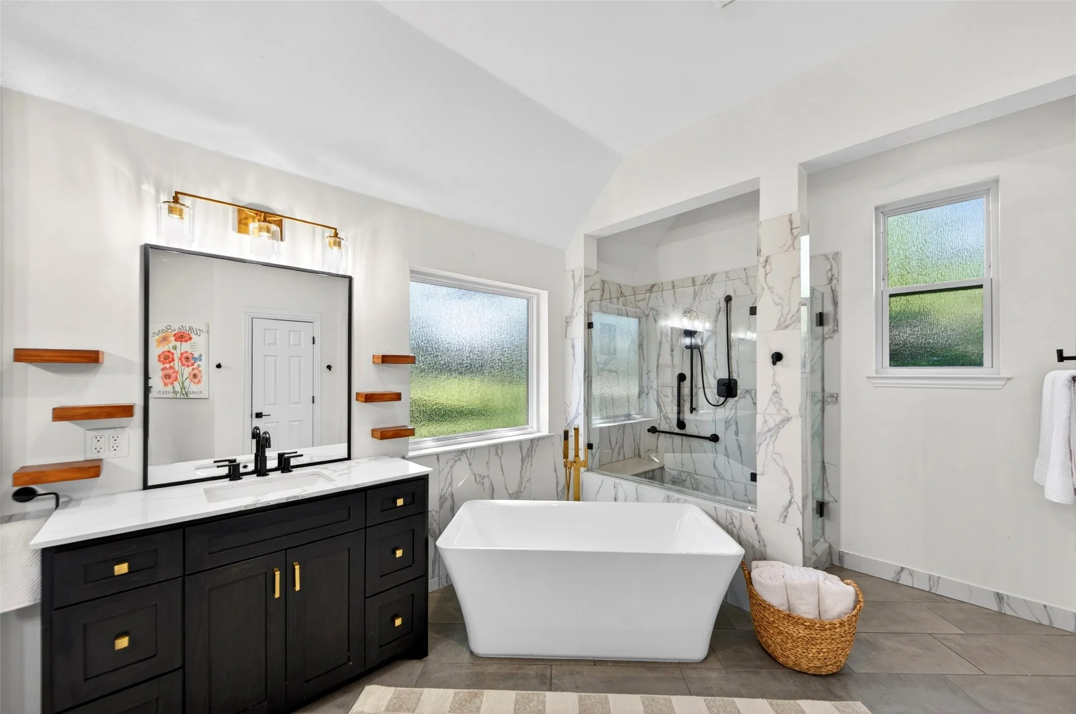 Single Family Residence For Sale in Collin County , 5805 Glenmore Drive, Parker, Texas 75002, 4 Bedroom, 4 Bathroom, 3 Garage spaces, 3,938 Sqft, built in 2002, mls#21387899, Real Estate Agent in Parker, Homes For Sale in Collin county, Homes For Sale in Parker, Realtor in Parker Texas, Real Estate Brokerage Independent Realty Texas, Luminita Cordes Realtor