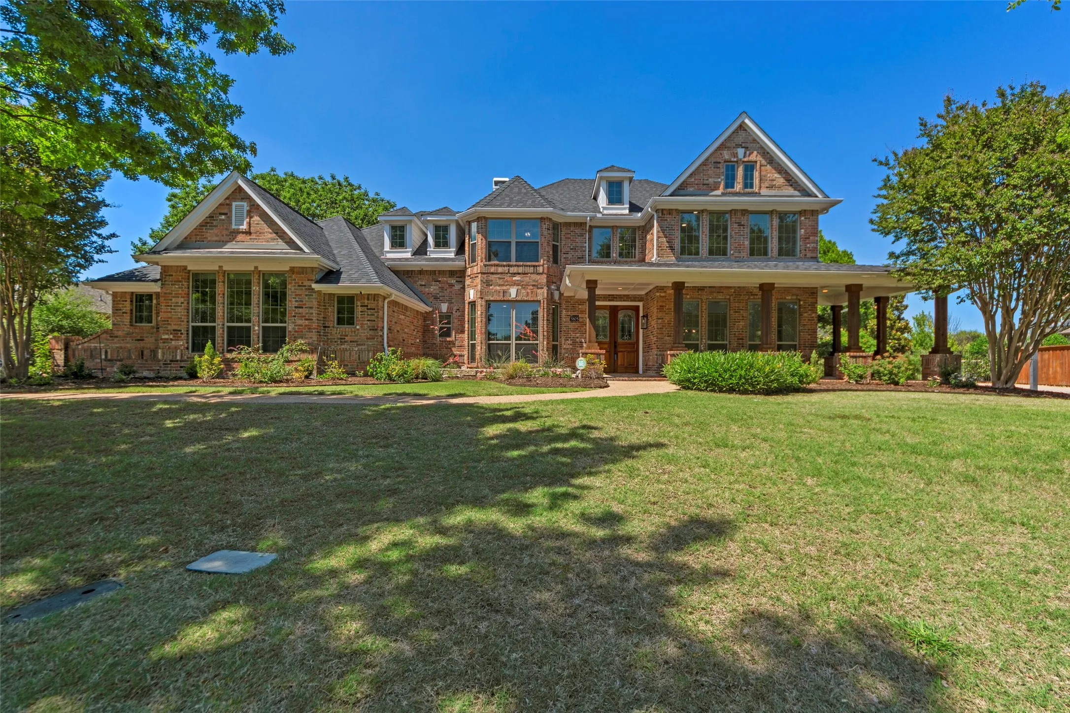 Single Family Residence For Sale in Collin County , 5805 Glenmore Drive, Parker, Texas 75002, 4 Bedroom, 4 Bathroom, 3 Garage spaces, 3,938 Sqft, built in 2002, mls#21387899, Real Estate Agent in Parker, Homes For Sale in Collin county, Homes For Sale in Parker, Realtor in Parker Texas, Real Estate Brokerage Independent Realty Texas, Luminita Cordes Realtor