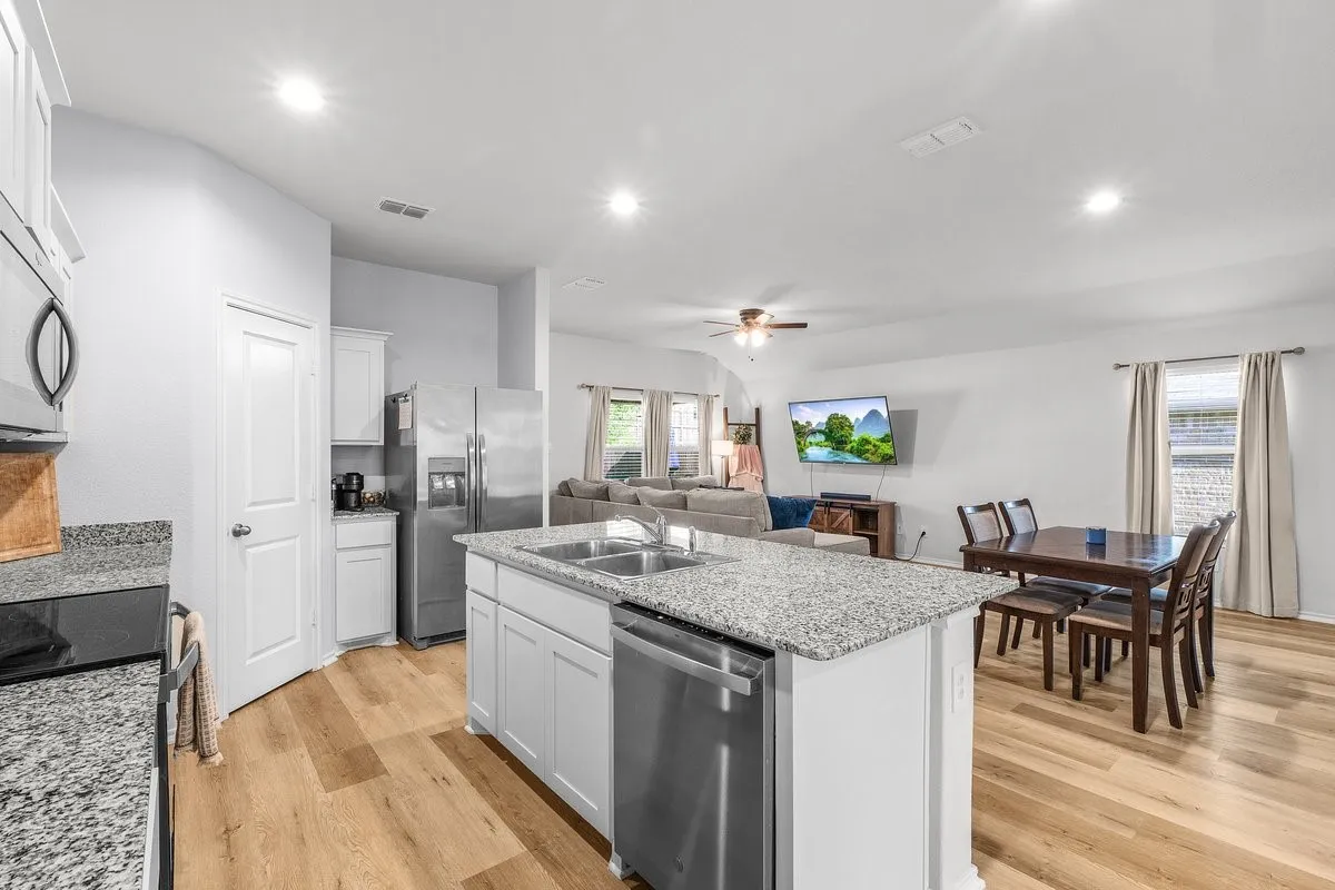 Single Family Residence For Sale in Tarrant County , 9509 Golden Summit Drive, Fort Worth, Texas 76131, 3 Bedroom, 2 Bathroom, 2 Garage spaces, 1,614 Sqft, built in 2023, mls#21387923, Real Estate Agent in Fort Worth, Homes For Sale in Tarrant county, Homes For Sale in Fort Worth, Realtor in Fort Worth Texas, Real Estate Brokerage Independent Realty Texas, Luminita Cordes Realtor