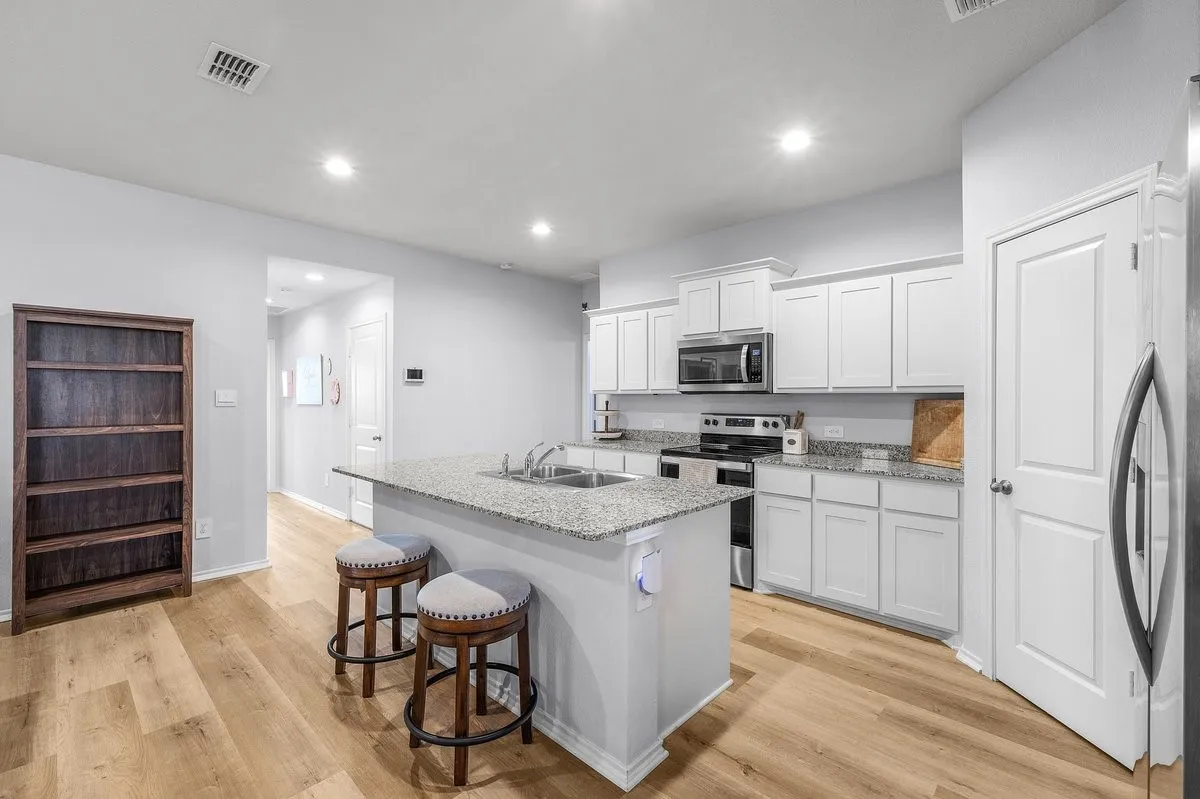 Single Family Residence For Sale in Tarrant County , 9509 Golden Summit Drive, Fort Worth, Texas 76131, 3 Bedroom, 2 Bathroom, 2 Garage spaces, 1,614 Sqft, built in 2023, mls#21387923, Real Estate Agent in Fort Worth, Homes For Sale in Tarrant county, Homes For Sale in Fort Worth, Realtor in Fort Worth Texas, Real Estate Brokerage Independent Realty Texas, Luminita Cordes Realtor