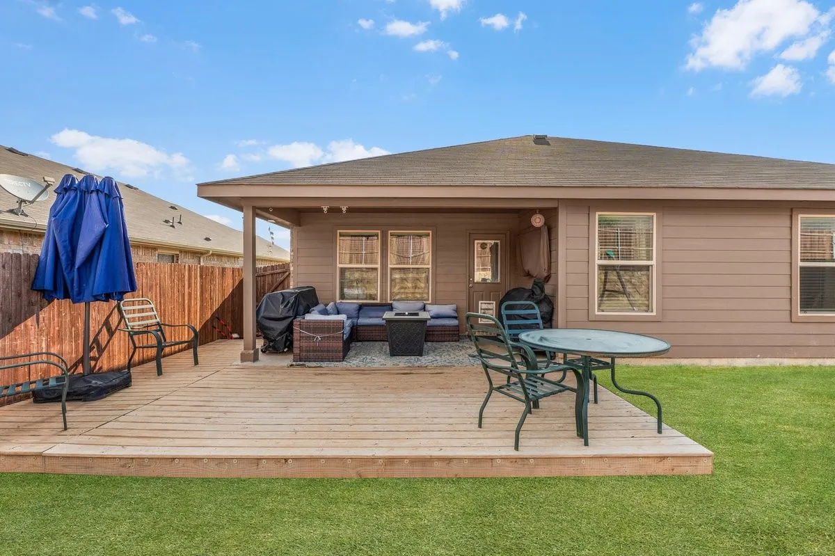 Single Family Residence For Sale in Tarrant County , 9509 Golden Summit Drive, Fort Worth, Texas 76131, 3 Bedroom, 2 Bathroom, 2 Garage spaces, 1,614 Sqft, built in 2023, mls#21387923, Real Estate Agent in Fort Worth, Homes For Sale in Tarrant county, Homes For Sale in Fort Worth, Realtor in Fort Worth Texas, Real Estate Brokerage Independent Realty Texas, Luminita Cordes Realtor