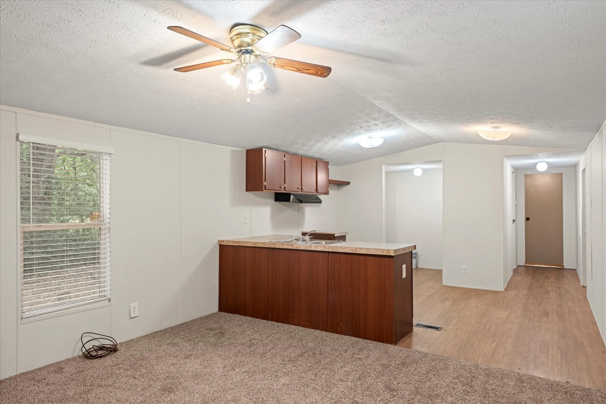 Mobile Home For Sale in Henderson County , 210 Ben Lacy Drive, Gun Barrel City, Texas 75156, 2 Bedroom, 1 Bathroom, Garage spaces, 784 Sqft, built in 2015, mls#21387924, Real Estate Agent in Gun Barrel City, Homes For Sale in Henderson county, Homes For Sale in Gun Barrel City, Realtor in Gun Barrel City Texas, Real Estate Brokerage Independent Realty Texas, Luminita Cordes Realtor