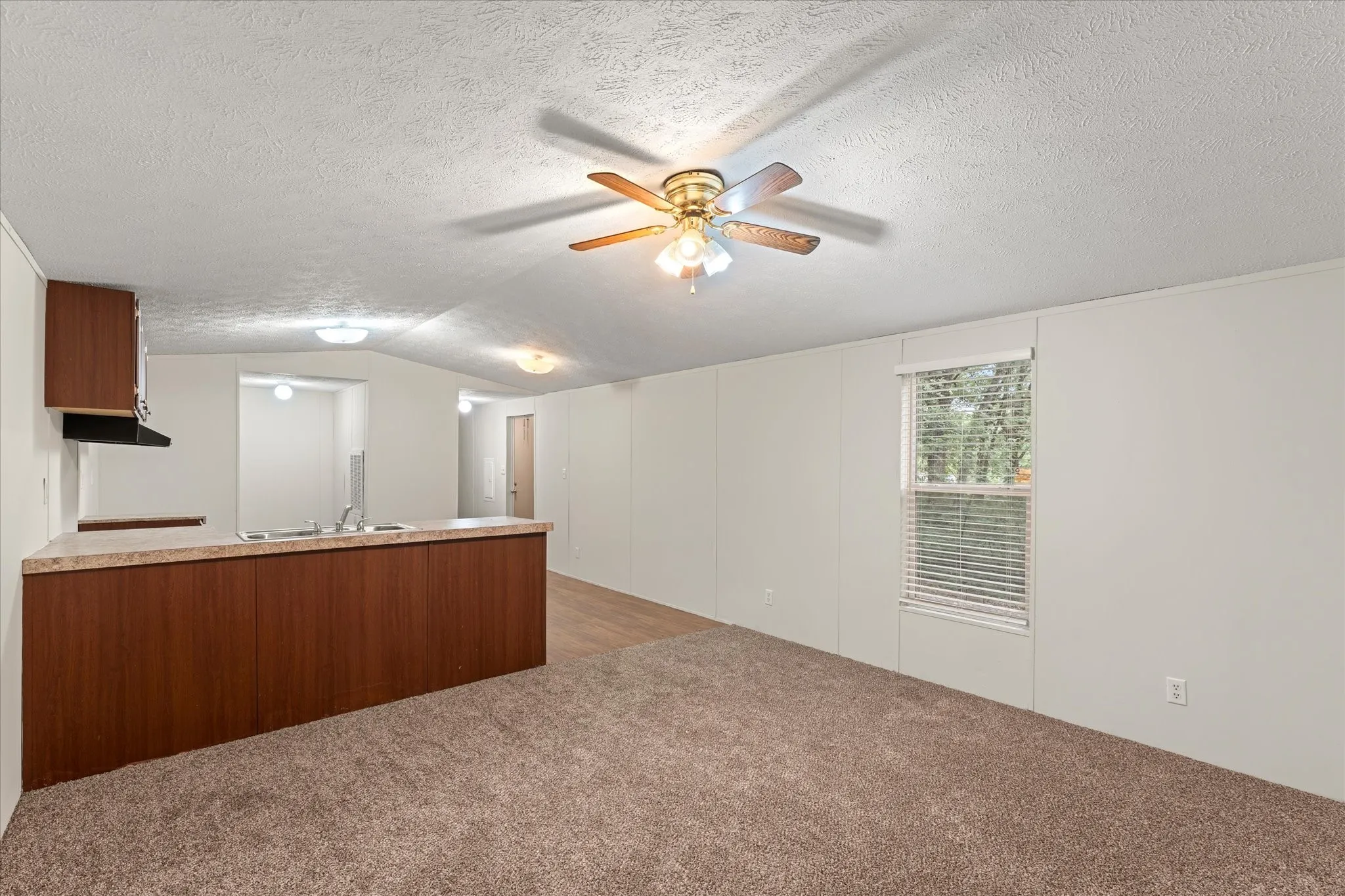 Mobile Home For Sale in Henderson County , 210 Ben Lacy Drive, Gun Barrel City, Texas 75156, 2 Bedroom, 1 Bathroom, Garage spaces, 784 Sqft, built in 2015, mls#21387924, Real Estate Agent in Gun Barrel City, Homes For Sale in Henderson county, Homes For Sale in Gun Barrel City, Realtor in Gun Barrel City Texas, Real Estate Brokerage Independent Realty Texas, Luminita Cordes Realtor