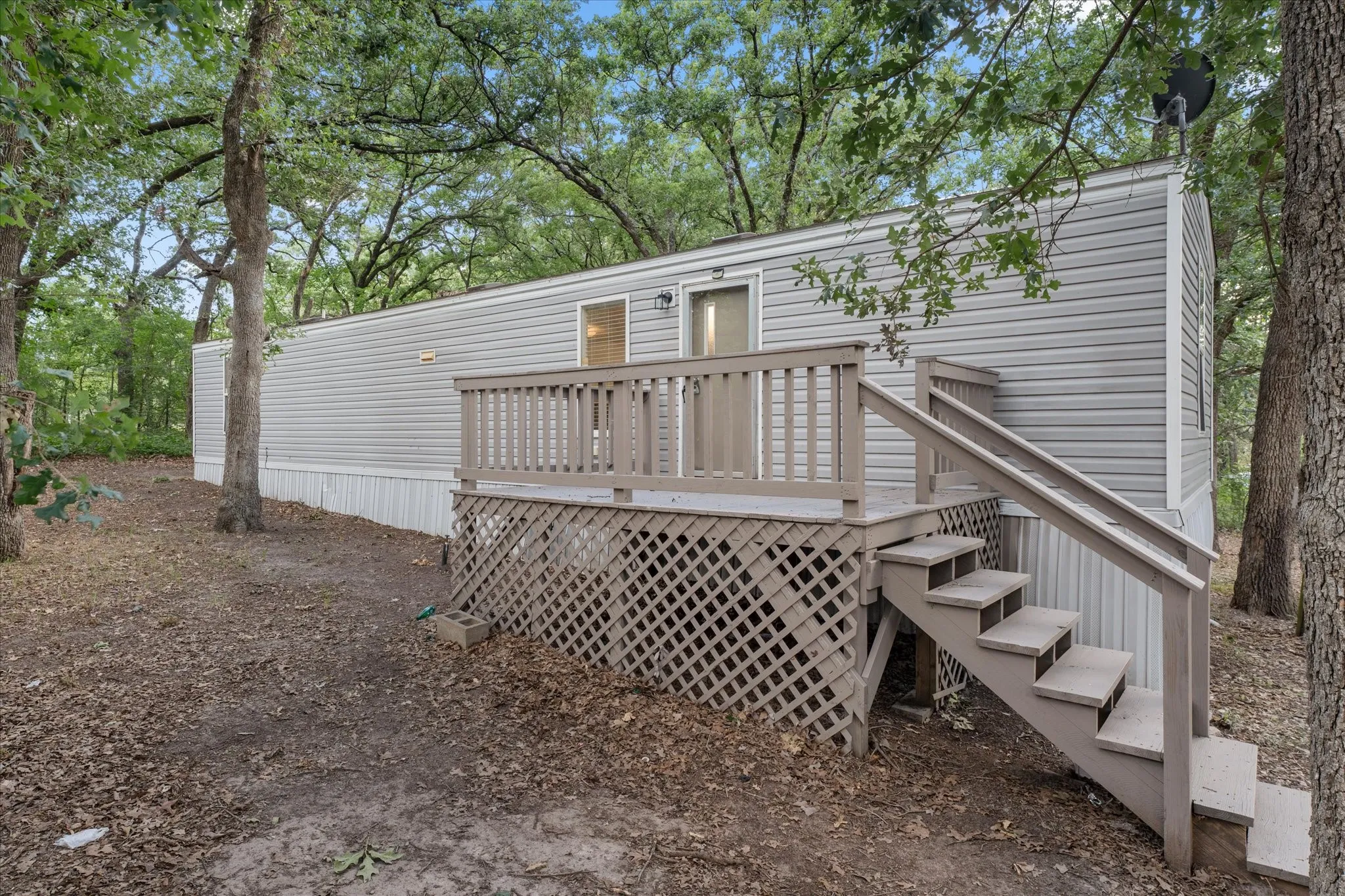 Mobile Home For Sale in Henderson County , 210 Ben Lacy Drive, Gun Barrel City, Texas 75156, 2 Bedroom, 1 Bathroom, Garage spaces, 784 Sqft, built in 2015, mls#21387924, Real Estate Agent in Gun Barrel City, Homes For Sale in Henderson county, Homes For Sale in Gun Barrel City, Realtor in Gun Barrel City Texas, Real Estate Brokerage Independent Realty Texas, Luminita Cordes Realtor