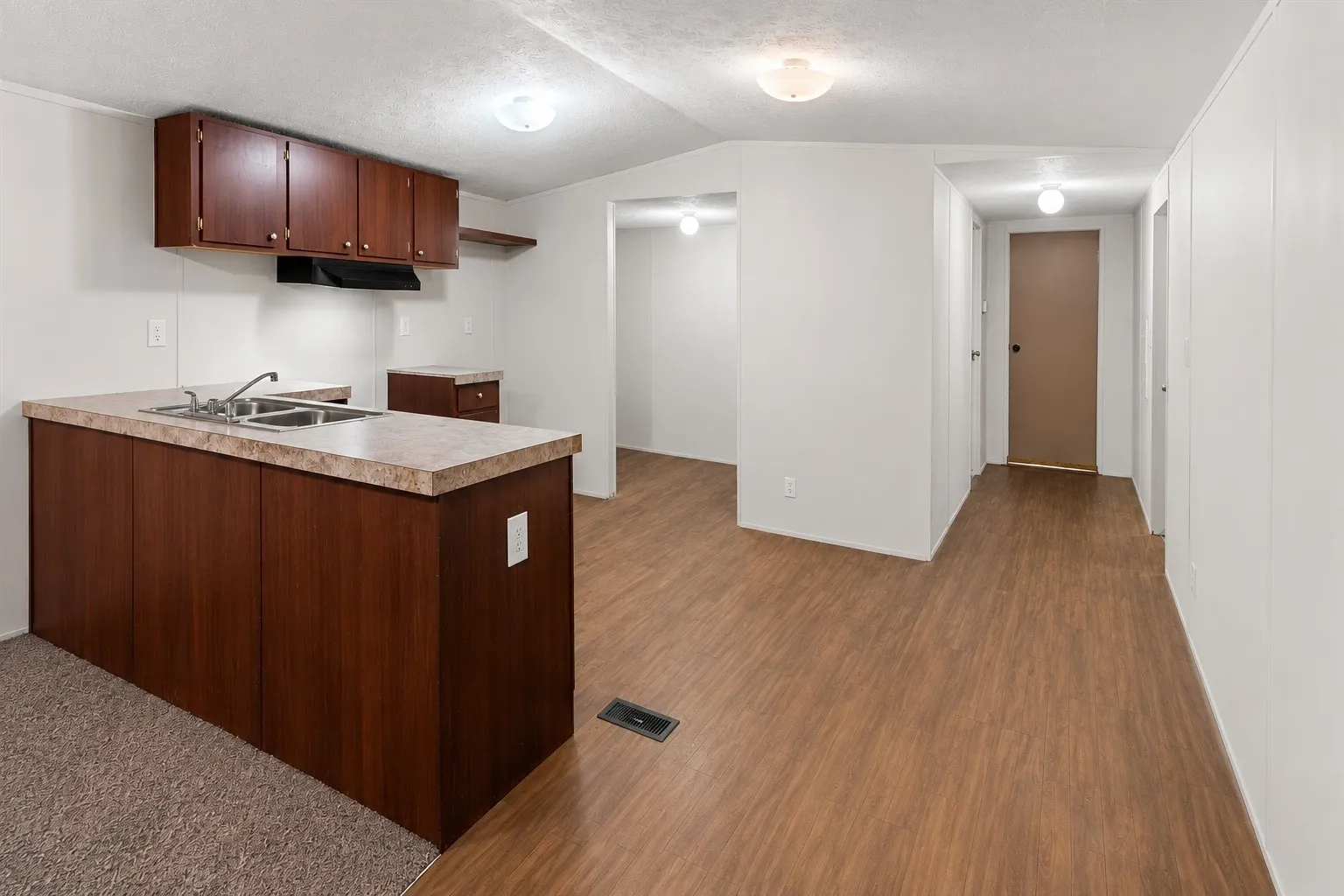 Mobile Home For Sale in Henderson County , 210 Ben Lacy Drive, Gun Barrel City, Texas 75156, 2 Bedroom, 1 Bathroom, Garage spaces, 784 Sqft, built in 2015, mls#21387924, Real Estate Agent in Gun Barrel City, Homes For Sale in Henderson county, Homes For Sale in Gun Barrel City, Realtor in Gun Barrel City Texas, Real Estate Brokerage Independent Realty Texas, Luminita Cordes Realtor