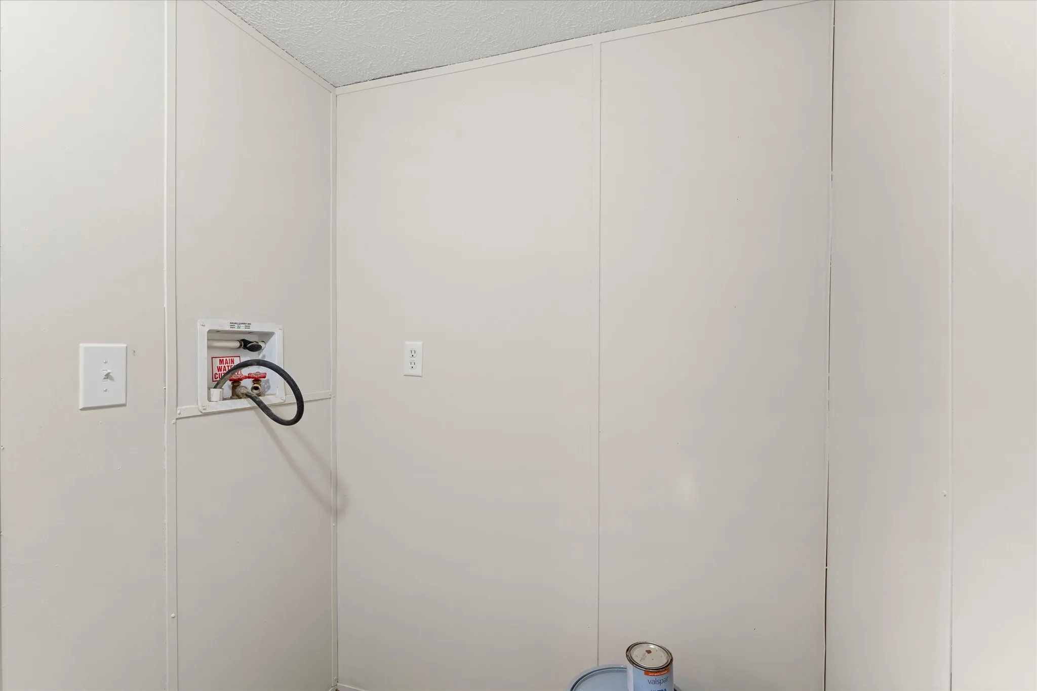 Mobile Home For Sale in Henderson County , 210 Ben Lacy Drive, Gun Barrel City, Texas 75156, 2 Bedroom, 1 Bathroom, Garage spaces, 784 Sqft, built in 2015, mls#21387924, Real Estate Agent in Gun Barrel City, Homes For Sale in Henderson county, Homes For Sale in Gun Barrel City, Realtor in Gun Barrel City Texas, Real Estate Brokerage Independent Realty Texas, Luminita Cordes Realtor