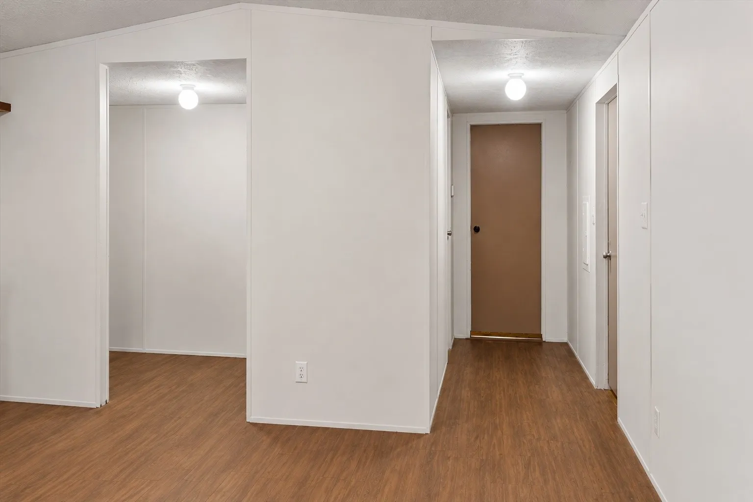 Mobile Home For Sale in Henderson County , 210 Ben Lacy Drive, Gun Barrel City, Texas 75156, 2 Bedroom, 1 Bathroom, Garage spaces, 784 Sqft, built in 2015, mls#21387924, Real Estate Agent in Gun Barrel City, Homes For Sale in Henderson county, Homes For Sale in Gun Barrel City, Realtor in Gun Barrel City Texas, Real Estate Brokerage Independent Realty Texas, Luminita Cordes Realtor