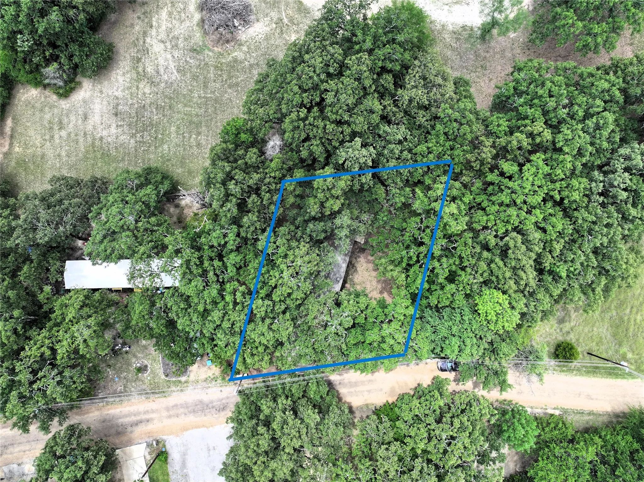 Mobile Home For Sale in Henderson County , 210 Ben Lacy Drive, Gun Barrel City, Texas 75156, 2 Bedroom, 1 Bathroom, Garage spaces, 784 Sqft, built in 2015, mls#21387924, Real Estate Agent in Gun Barrel City, Homes For Sale in Henderson county, Homes For Sale in Gun Barrel City, Realtor in Gun Barrel City Texas, Real Estate Brokerage Independent Realty Texas, Luminita Cordes Realtor
