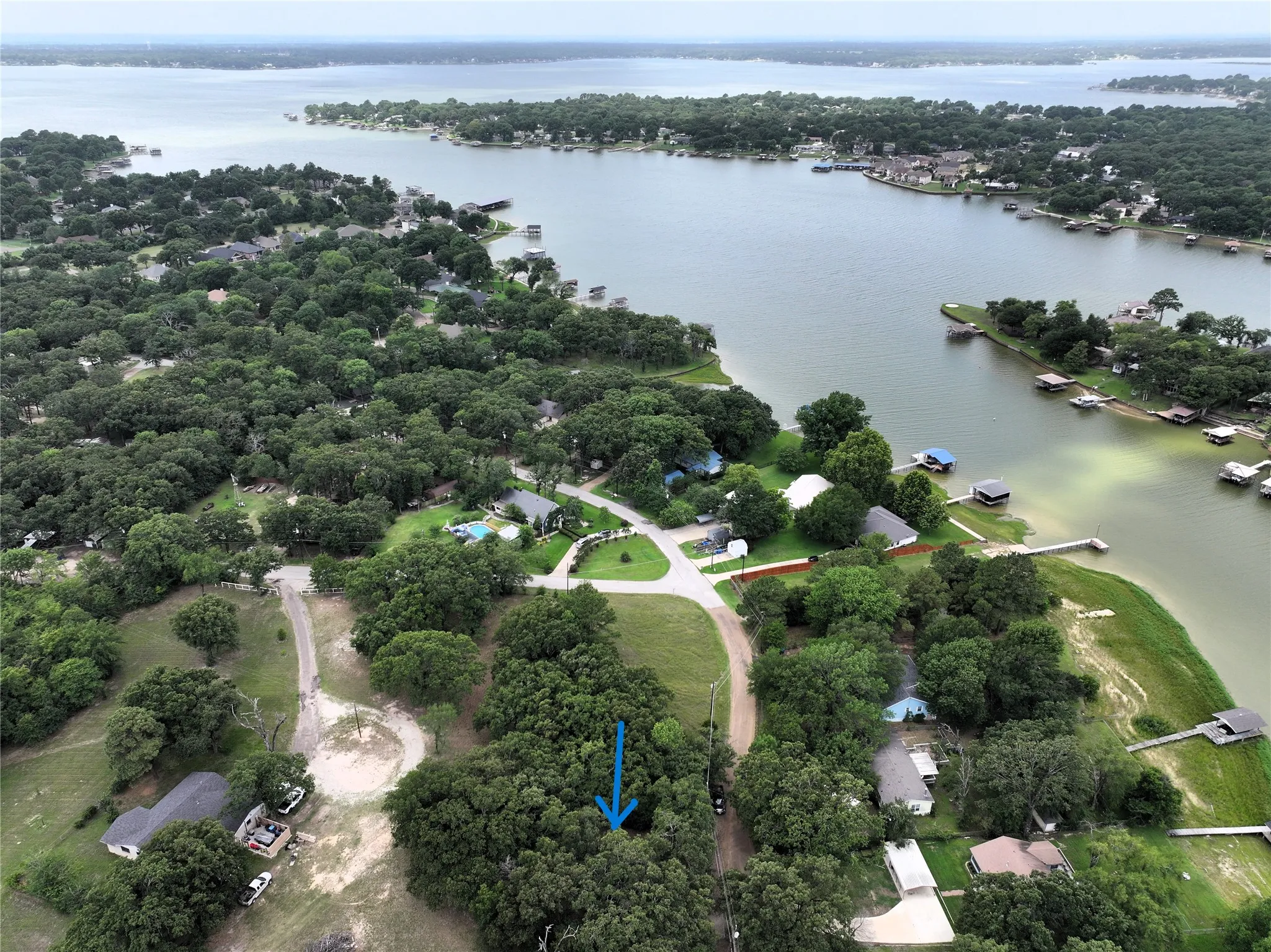 Mobile Home For Sale in Henderson County , 210 Ben Lacy Drive, Gun Barrel City, Texas 75156, 2 Bedroom, 1 Bathroom, Garage spaces, 784 Sqft, built in 2015, mls#21387924, Real Estate Agent in Gun Barrel City, Homes For Sale in Henderson county, Homes For Sale in Gun Barrel City, Realtor in Gun Barrel City Texas, Real Estate Brokerage Independent Realty Texas, Luminita Cordes Realtor