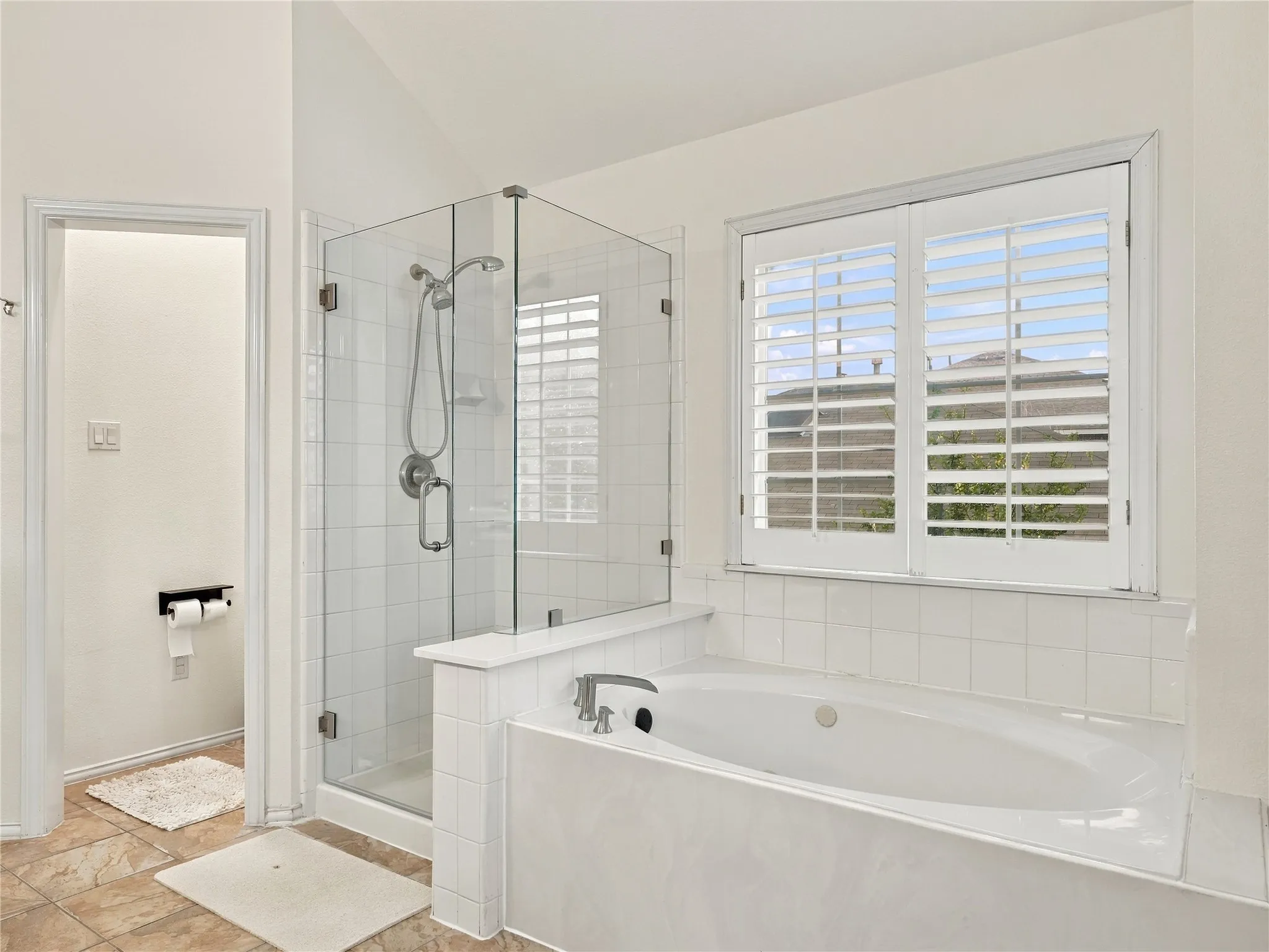 Single Family Residence For Sale in Denton County , 6436 Landmark Trail, The Colony, Texas 75056, 5 Bedroom, 3 Bathroom, 2 Garage spaces, 3,766 Sqft, built in 2001, mls#21387085, Real Estate Agent in The Colony, Homes For Sale in Denton county, Homes For Sale in The Colony, Realtor in The Colony Texas, Real Estate Brokerage Independent Realty Texas, Luminita Cordes Realtor