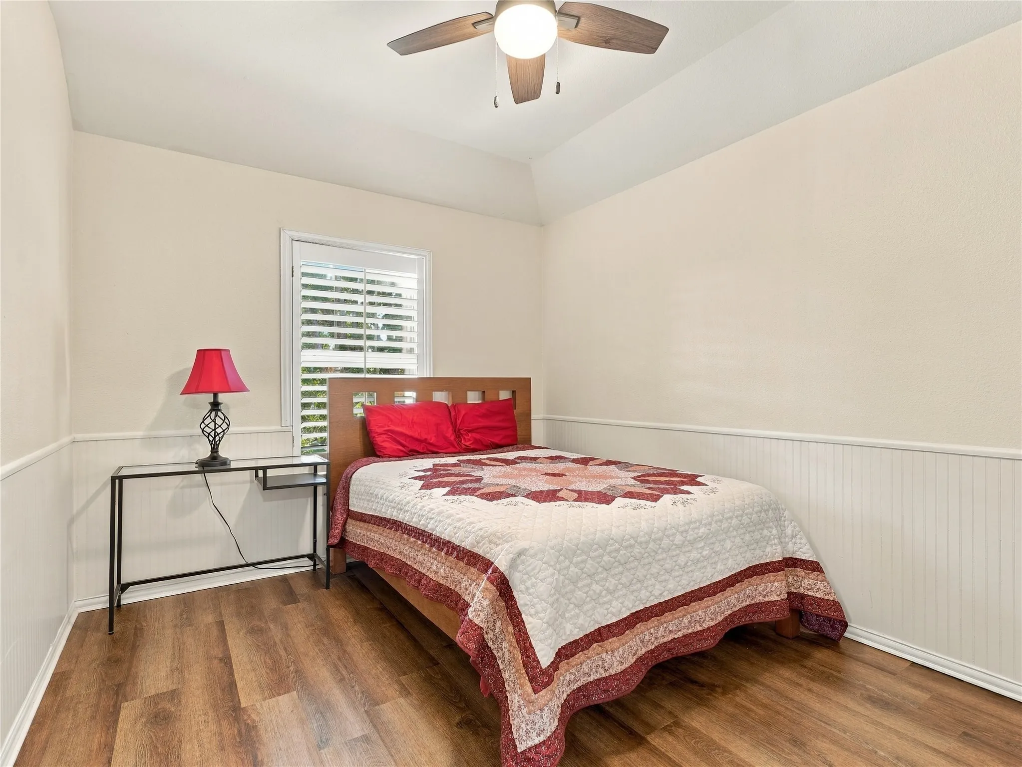 Single Family Residence For Sale in Denton County , 6436 Landmark Trail, The Colony, Texas 75056, 5 Bedroom, 3 Bathroom, 2 Garage spaces, 3,766 Sqft, built in 2001, mls#21387085, Real Estate Agent in The Colony, Homes For Sale in Denton county, Homes For Sale in The Colony, Realtor in The Colony Texas, Real Estate Brokerage Independent Realty Texas, Luminita Cordes Realtor