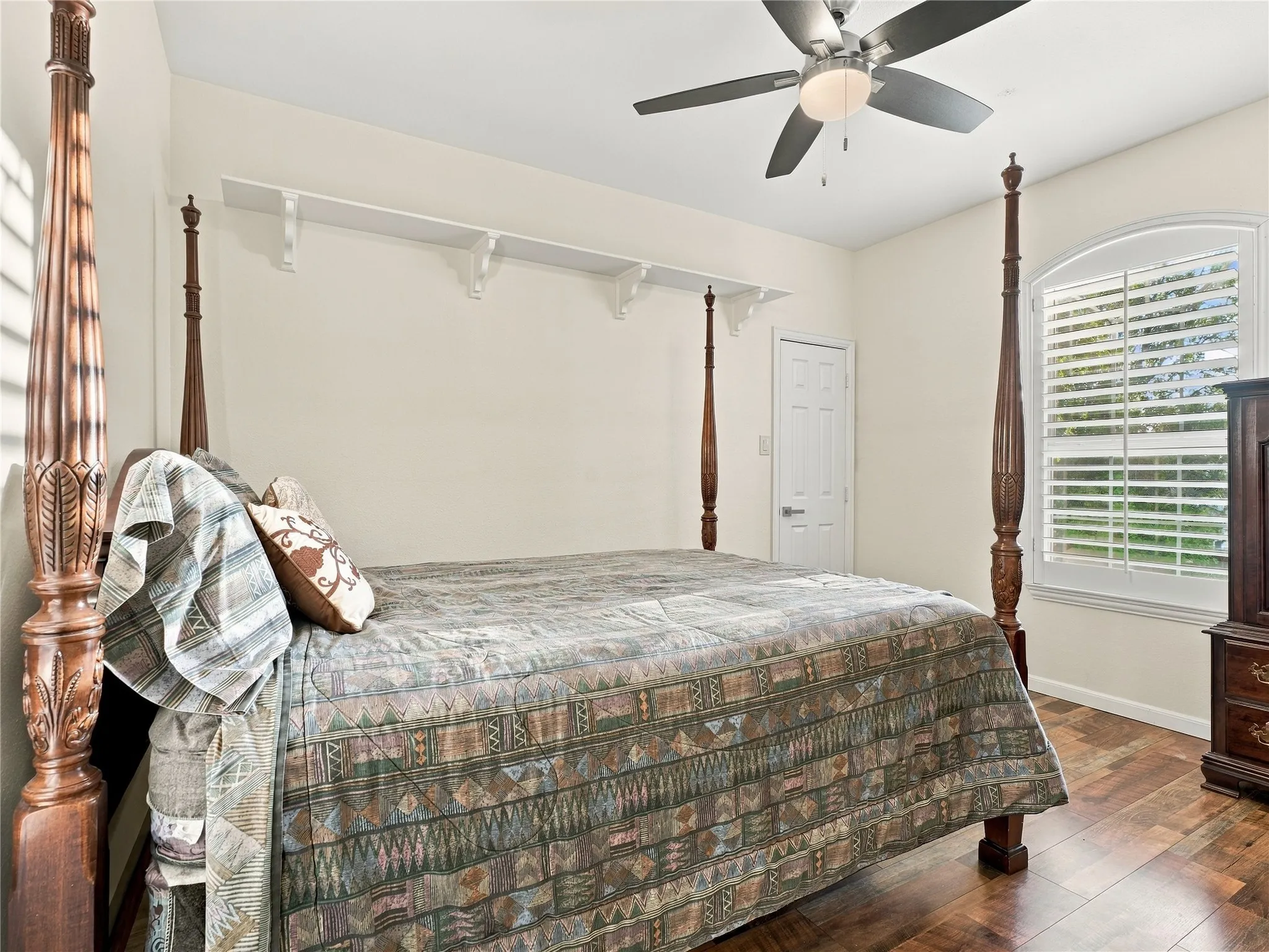Single Family Residence For Sale in Denton County , 6436 Landmark Trail, The Colony, Texas 75056, 5 Bedroom, 3 Bathroom, 2 Garage spaces, 3,766 Sqft, built in 2001, mls#21387085, Real Estate Agent in The Colony, Homes For Sale in Denton county, Homes For Sale in The Colony, Realtor in The Colony Texas, Real Estate Brokerage Independent Realty Texas, Luminita Cordes Realtor