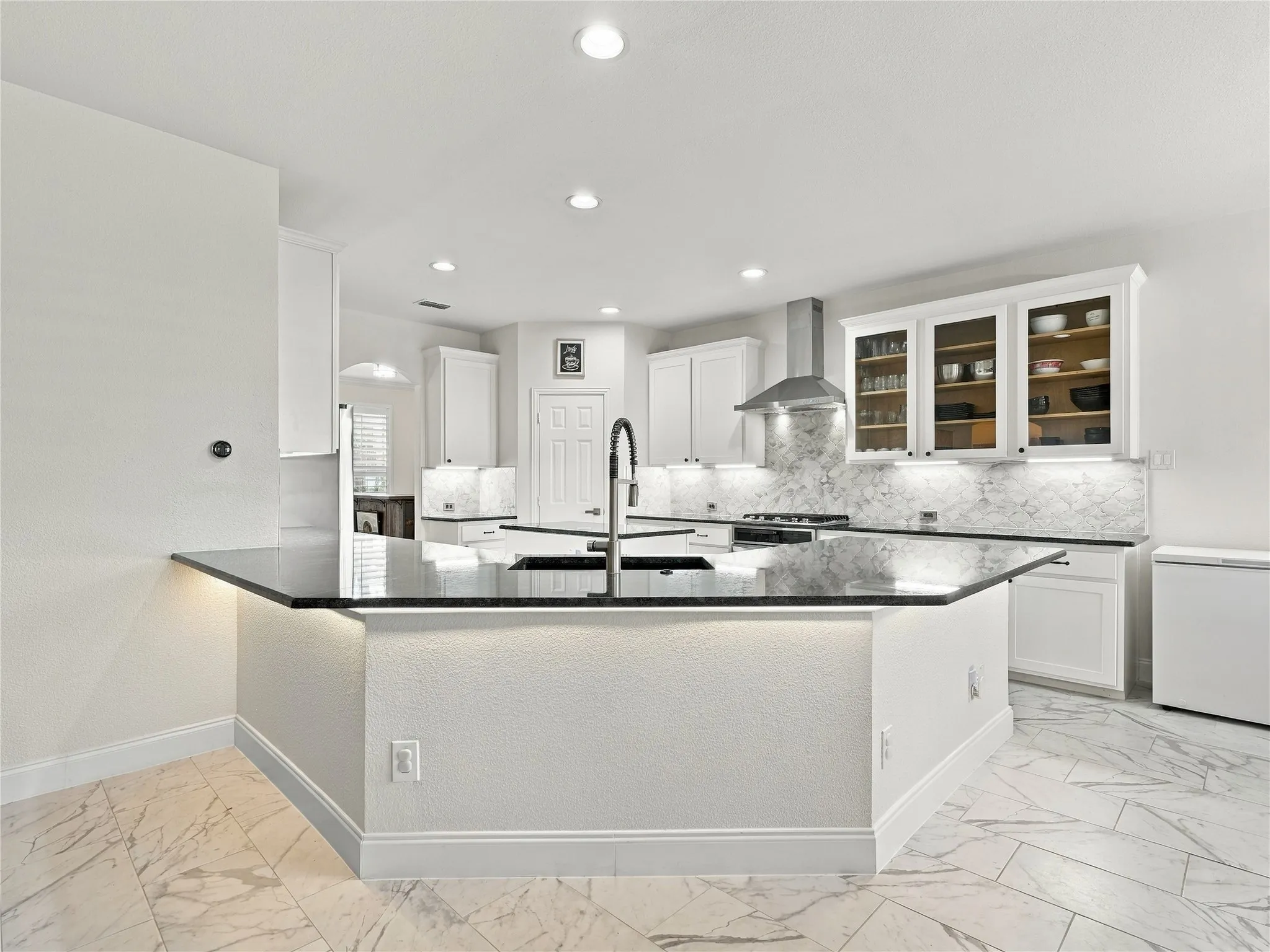 Single Family Residence For Sale in Denton County , 6436 Landmark Trail, The Colony, Texas 75056, 5 Bedroom, 3 Bathroom, 2 Garage spaces, 3,766 Sqft, built in 2001, mls#21387085, Real Estate Agent in The Colony, Homes For Sale in Denton county, Homes For Sale in The Colony, Realtor in The Colony Texas, Real Estate Brokerage Independent Realty Texas, Luminita Cordes Realtor