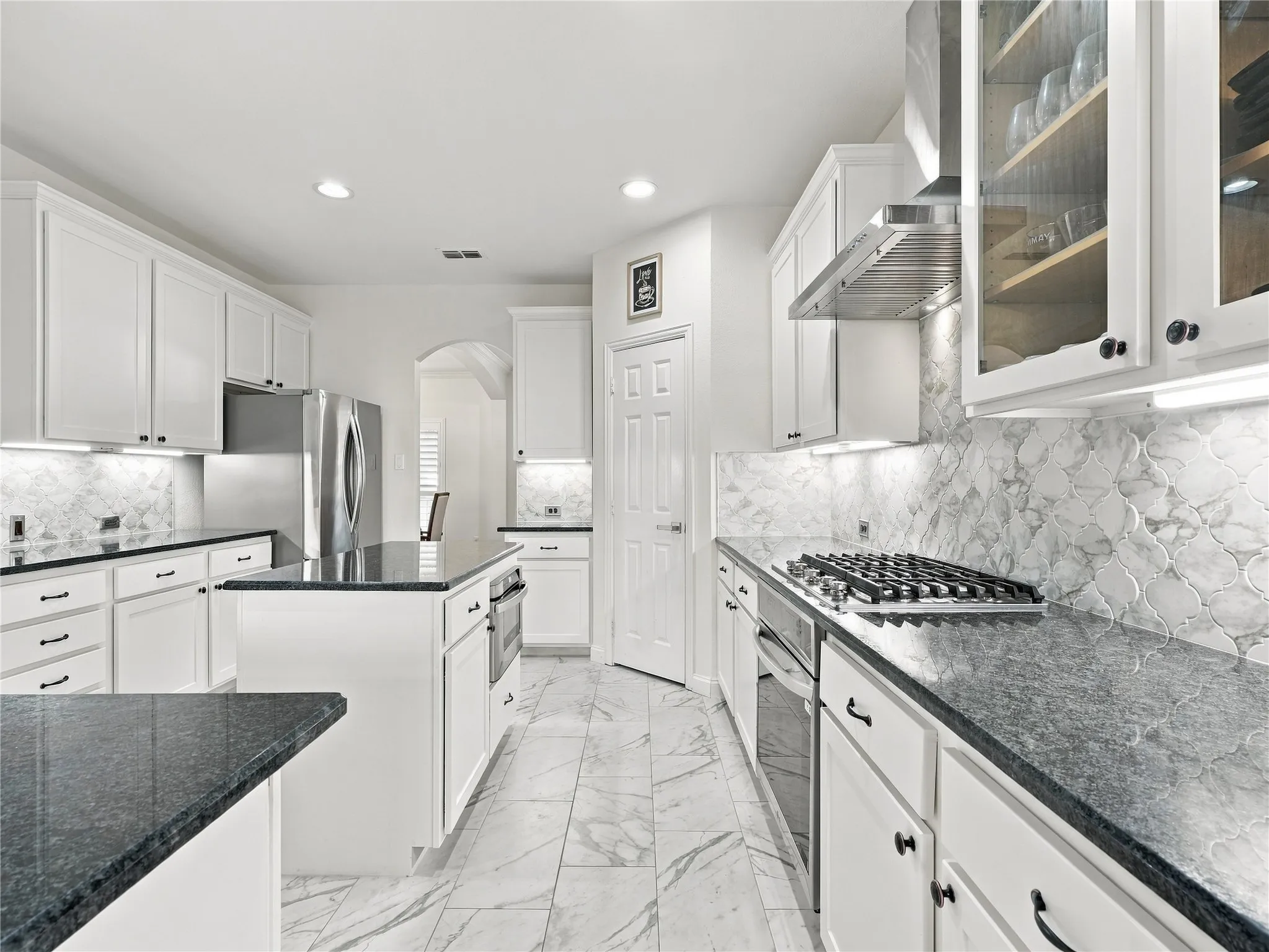 Single Family Residence For Sale in Denton County , 6436 Landmark Trail, The Colony, Texas 75056, 5 Bedroom, 3 Bathroom, 2 Garage spaces, 3,766 Sqft, built in 2001, mls#21387085, Real Estate Agent in The Colony, Homes For Sale in Denton county, Homes For Sale in The Colony, Realtor in The Colony Texas, Real Estate Brokerage Independent Realty Texas, Luminita Cordes Realtor